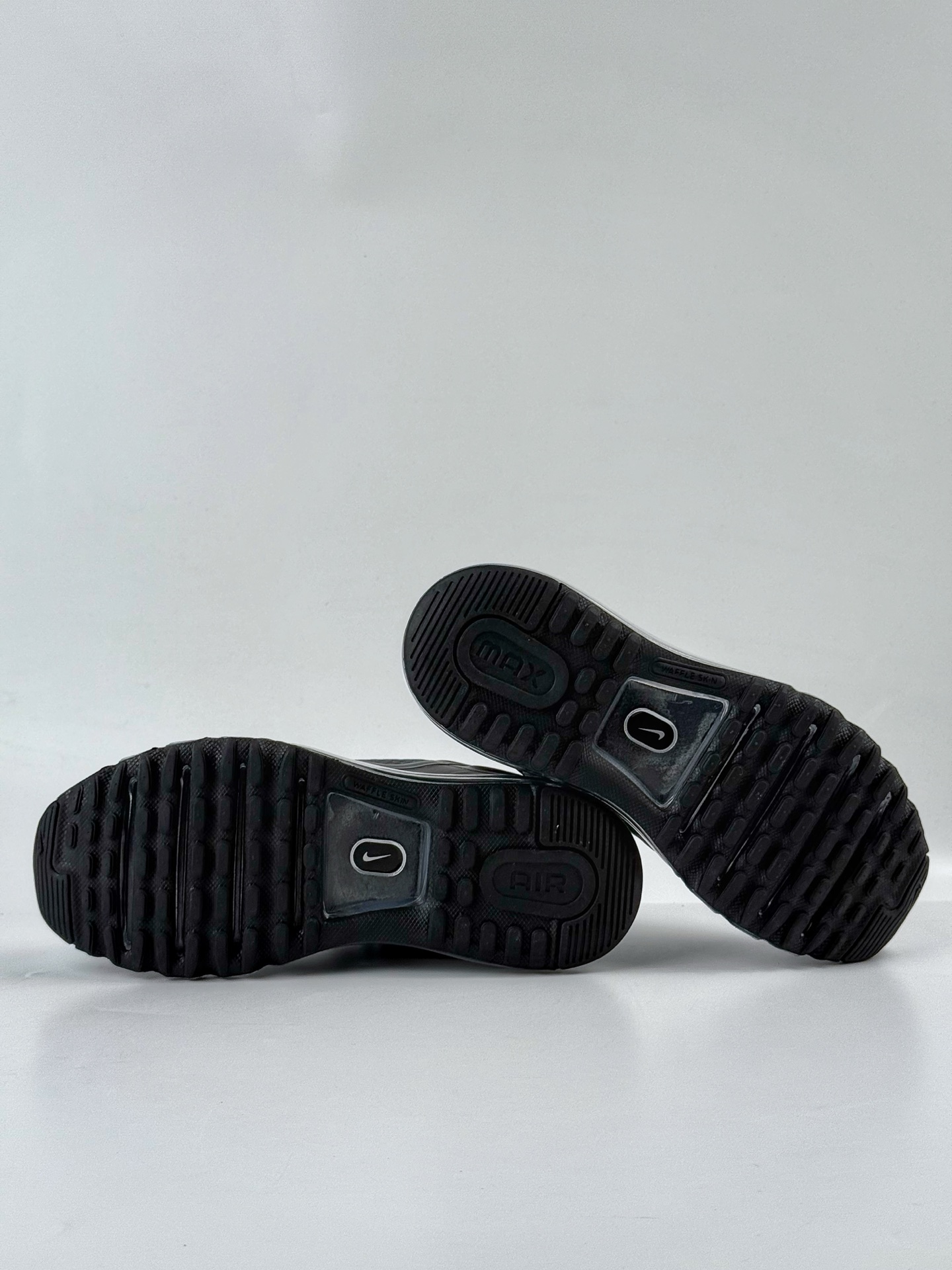 170 Nike Air Max 2013 舒适时尚耐磨透气 低帮跑步鞋  HQ3481-099