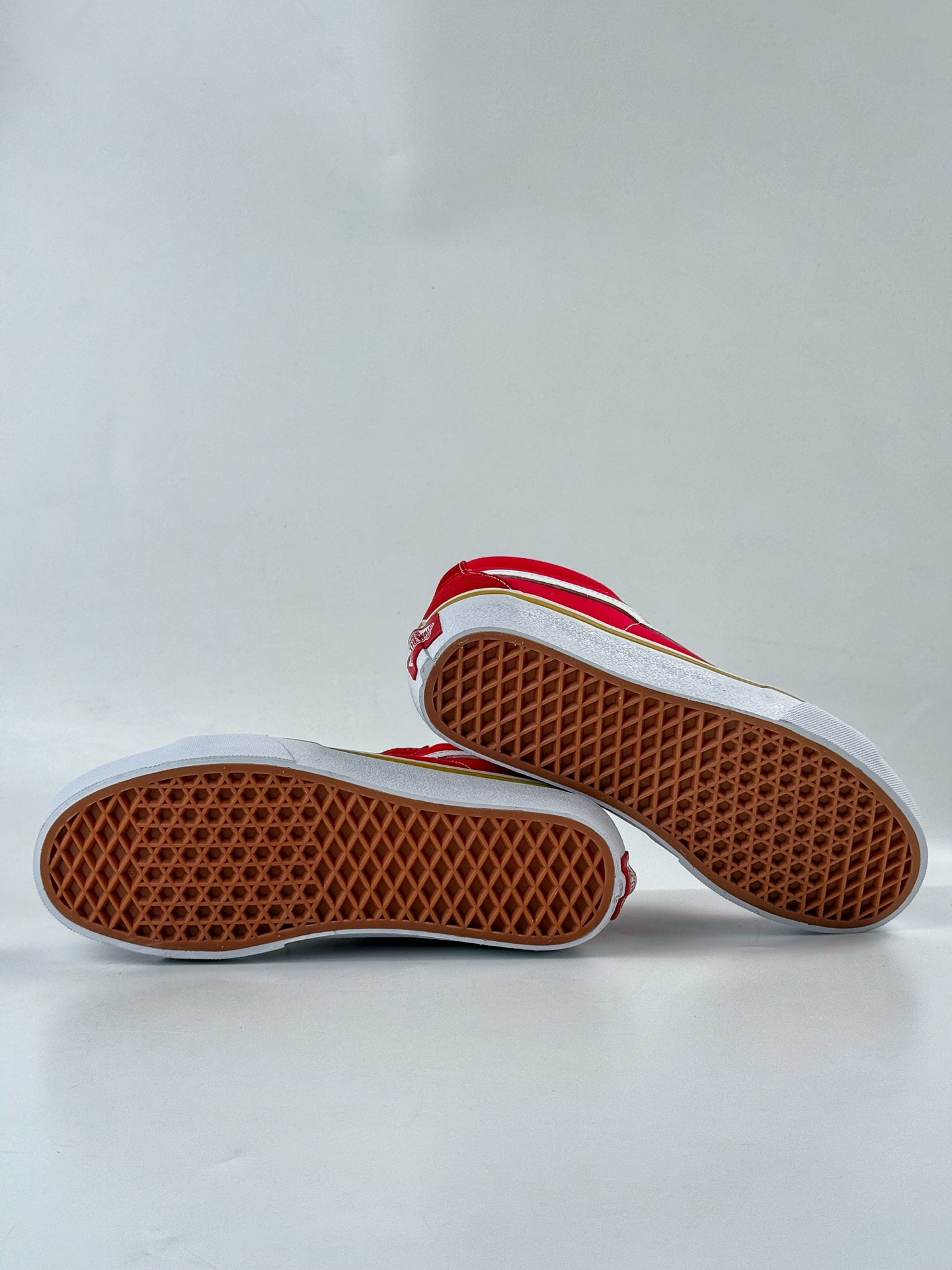 160 VANS范斯 Sk8-Mid 中国结大红中帮经典麂皮低帮面包板鞋 VN000CS0JV6-Chinese UA Cheap High Quatity Brand Clothes Bags handbags Sneakers wholesale wholesaler seller from China Factory suppliers Fashion Clothing Shoes best Quality Beautiful Price 160 VANS范斯 Sk8-Mid 中国结大红中帮经典麂皮低帮面包板鞋 VN000CS0JV6