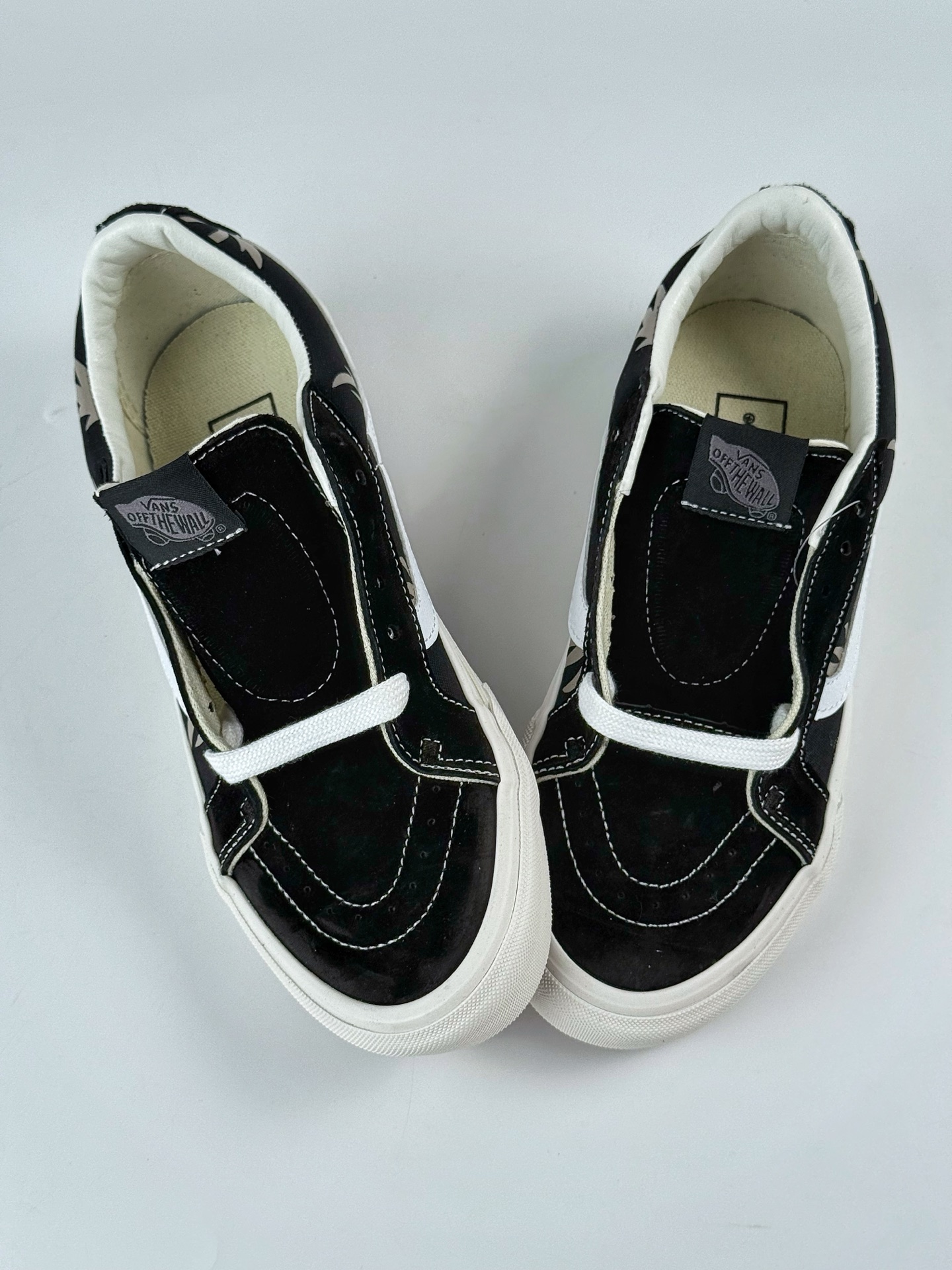 150 VANS 范斯 SK8-LOW 棕榈叶黑棕色枫叶 悠游 舒适百搭 低帮 帆布鞋 男女同款 白色休闲板鞋帆布鞋 VN0A4UUK2V4-Chinese UA Cheap High Quatity Brand Clothes Bags handbags Sneakers wholesale wholesaler seller from China Factory suppliers Fashion Clothing Shoes best Quality Beautiful Price 150 VANS 范斯 SK8-LOW 棕榈叶黑棕色枫叶 悠游 舒适百搭 低帮 帆布鞋 男女同款 白色休闲板鞋帆布鞋 VN0A4UUK2V4