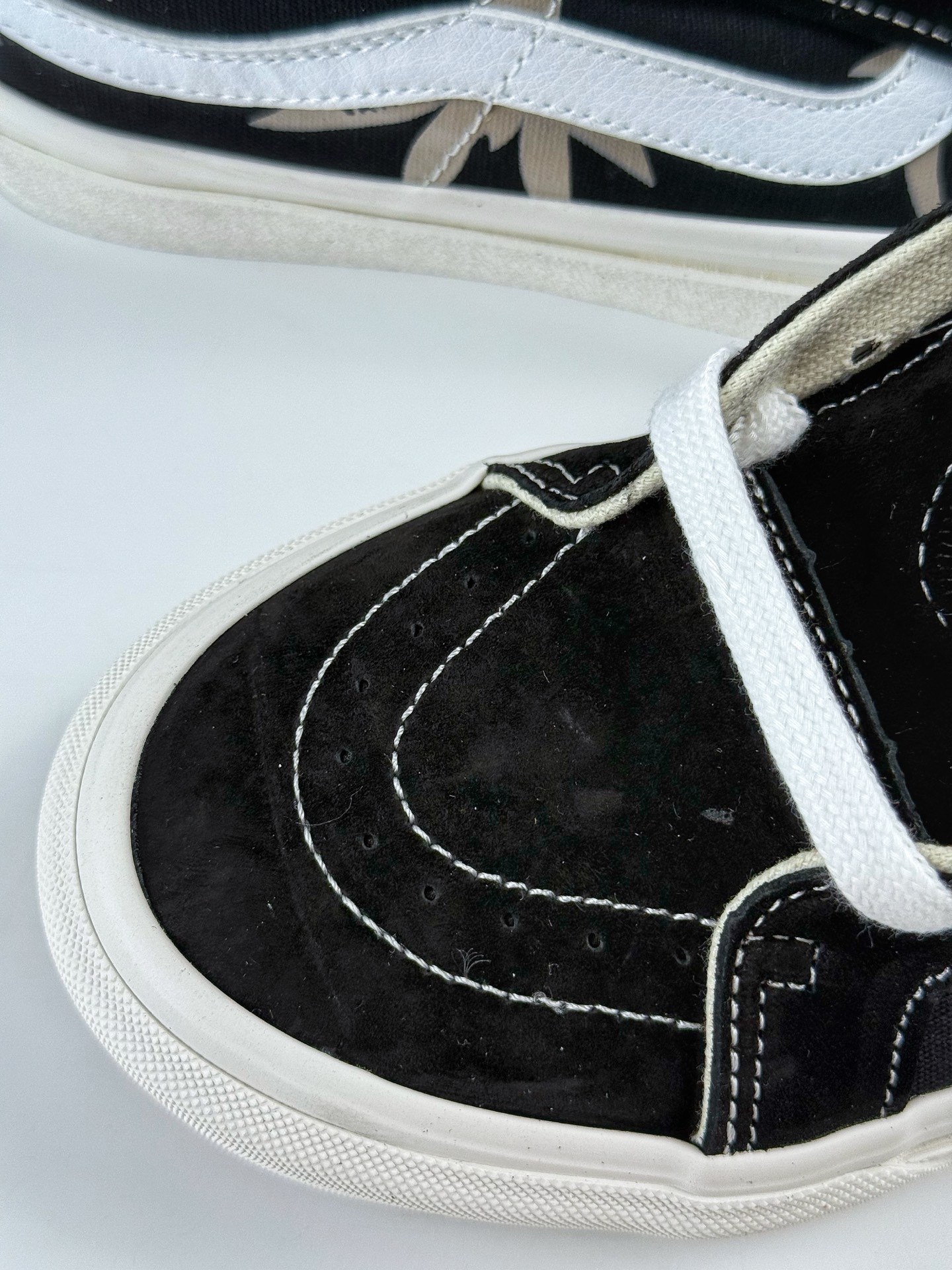 150 VANS 范斯 SK8-LOW 棕榈叶黑棕色枫叶 悠游 舒适百搭 低帮 帆布鞋 男女同款 白色休闲板鞋帆布鞋 VN0A4UUK2V4-Chinese UA Cheap High Quatity Brand Clothes Bags handbags Sneakers wholesale wholesaler seller from China Factory suppliers Fashion Clothing Shoes best Quality Beautiful Price 150 VANS 范斯 SK8-LOW 棕榈叶黑棕色枫叶 悠游 舒适百搭 低帮 帆布鞋 男女同款 白色休闲板鞋帆布鞋 VN0A4UUK2V4