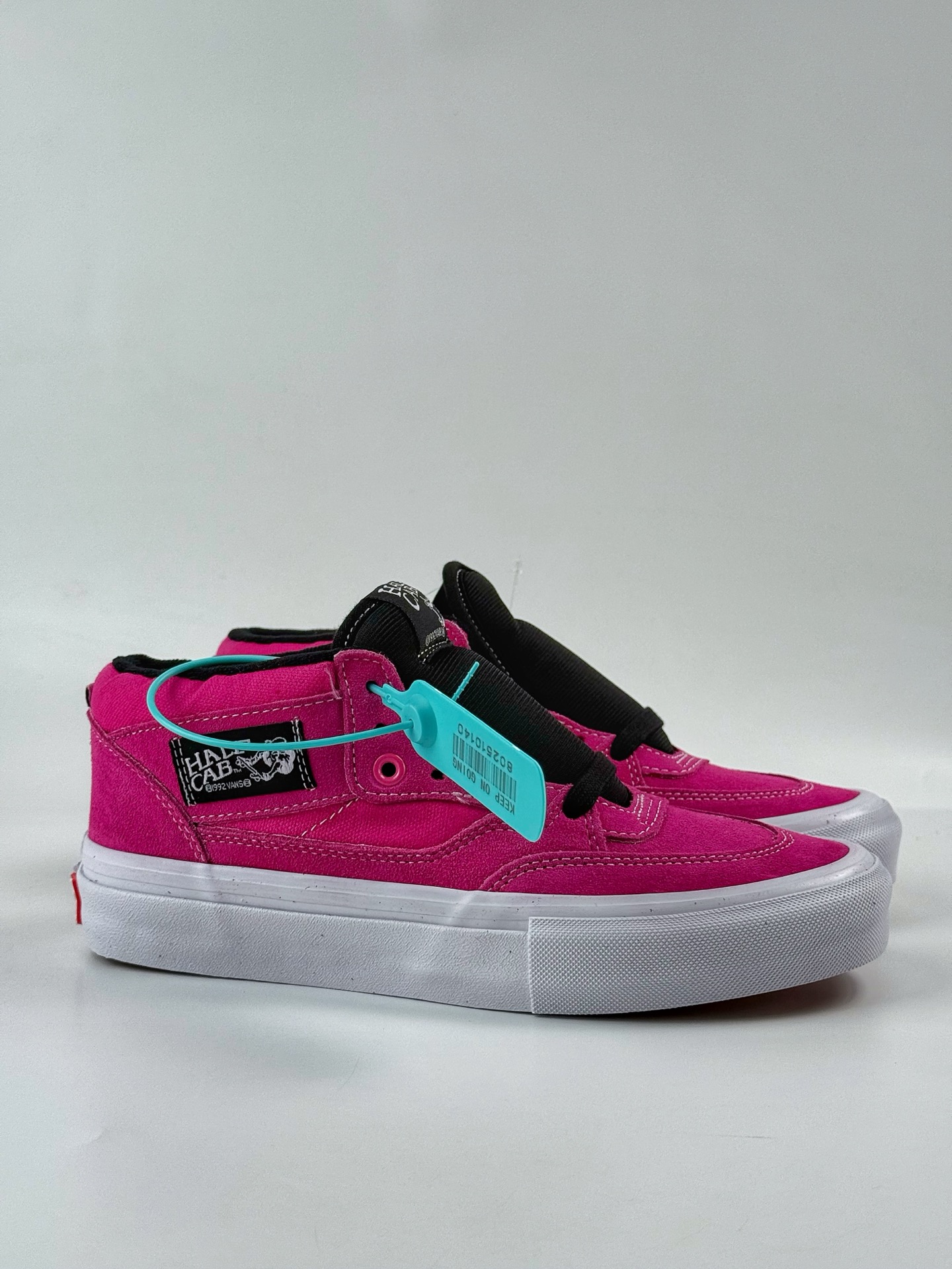 220 Vans范斯Half Cab 火龙果/玫红色男女复古休闲中帮运动滑板鞋 VN0A5FCDB9M-Chinese UA Cheap High Quatity Brand Clothes Bags handbags Sneakers wholesale wholesaler seller from China Factory suppliers Fashion Clothing Shoes best Quality Beautiful Price 220 Vans范斯Half Cab 火龙果/玫红色男女复古休闲中帮运动滑板鞋 VN0A5FCDB9M