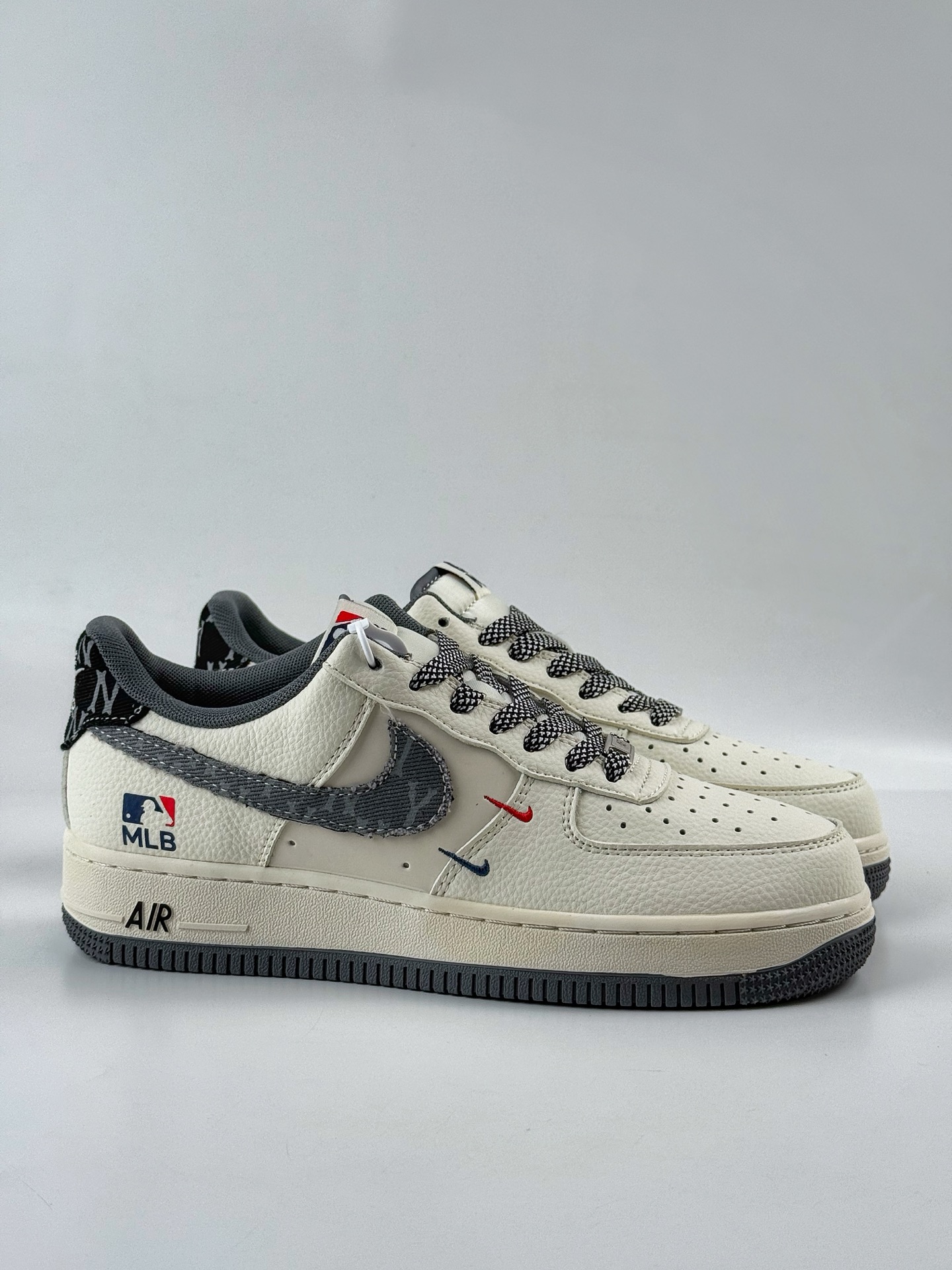 260 Nike Air Force 1 Low 07 x MLB 白灰双小勾满天星 QW5606-264-Chinese UA Cheap High Quatity Brand Clothes Bags handbags Sneakers wholesale wholesaler seller from China Factory suppliers Fashion Clothing Shoes best Quality Beautiful Price 260 Nike Air Force 1 Low 07 x MLB 白灰双小勾满天星 QW5606-264