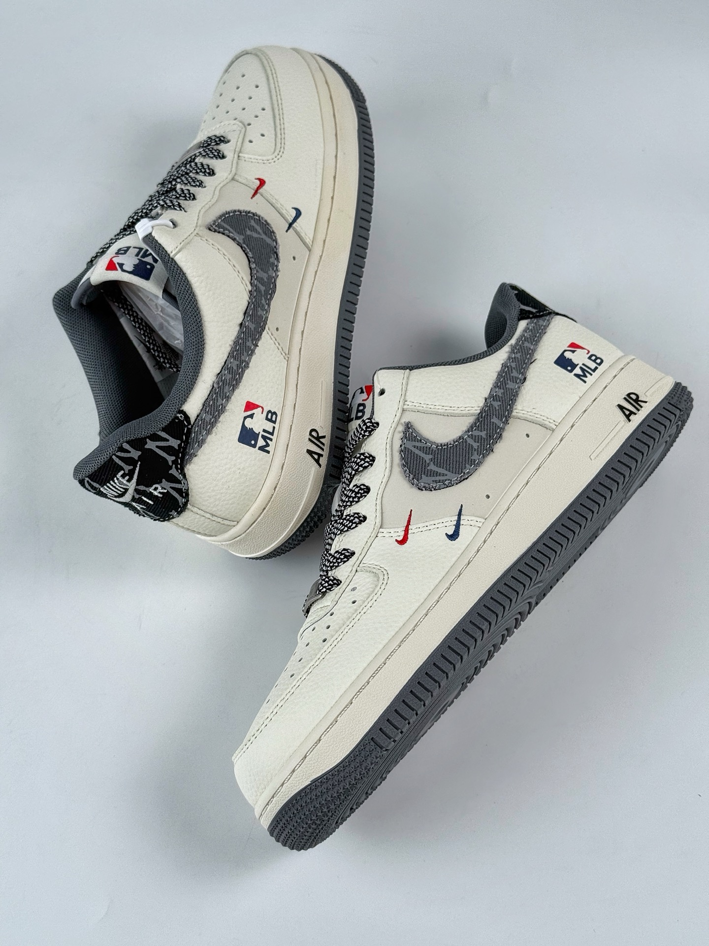 260 Nike Air Force 1 Low 07 x MLB 白灰双小勾满天星 QW5606-264-Chinese UA Cheap High Quatity Brand Clothes Bags handbags Sneakers wholesale wholesaler seller from China Factory suppliers Fashion Clothing Shoes best Quality Beautiful Price 260 Nike Air Force 1 Low 07 x MLB 白灰双小勾满天星 QW5606-264