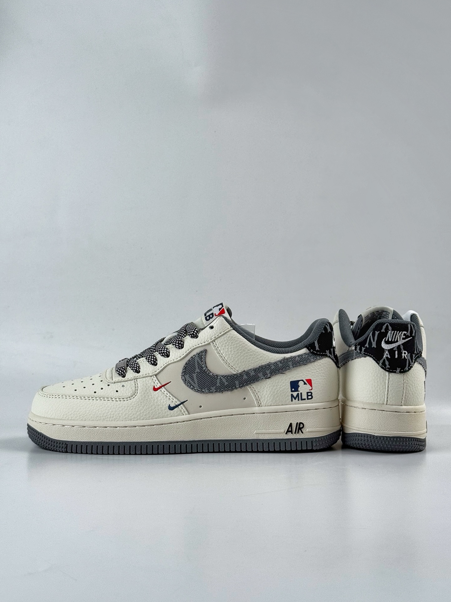 260 Nike Air Force 1 Low 07 x MLB 白灰双小勾满天星 QW5606-264-Chinese UA Cheap High Quatity Brand Clothes Bags handbags Sneakers wholesale wholesaler seller from China Factory suppliers Fashion Clothing Shoes best Quality Beautiful Price 260 Nike Air Force 1 Low 07 x MLB 白灰双小勾满天星 QW5606-264