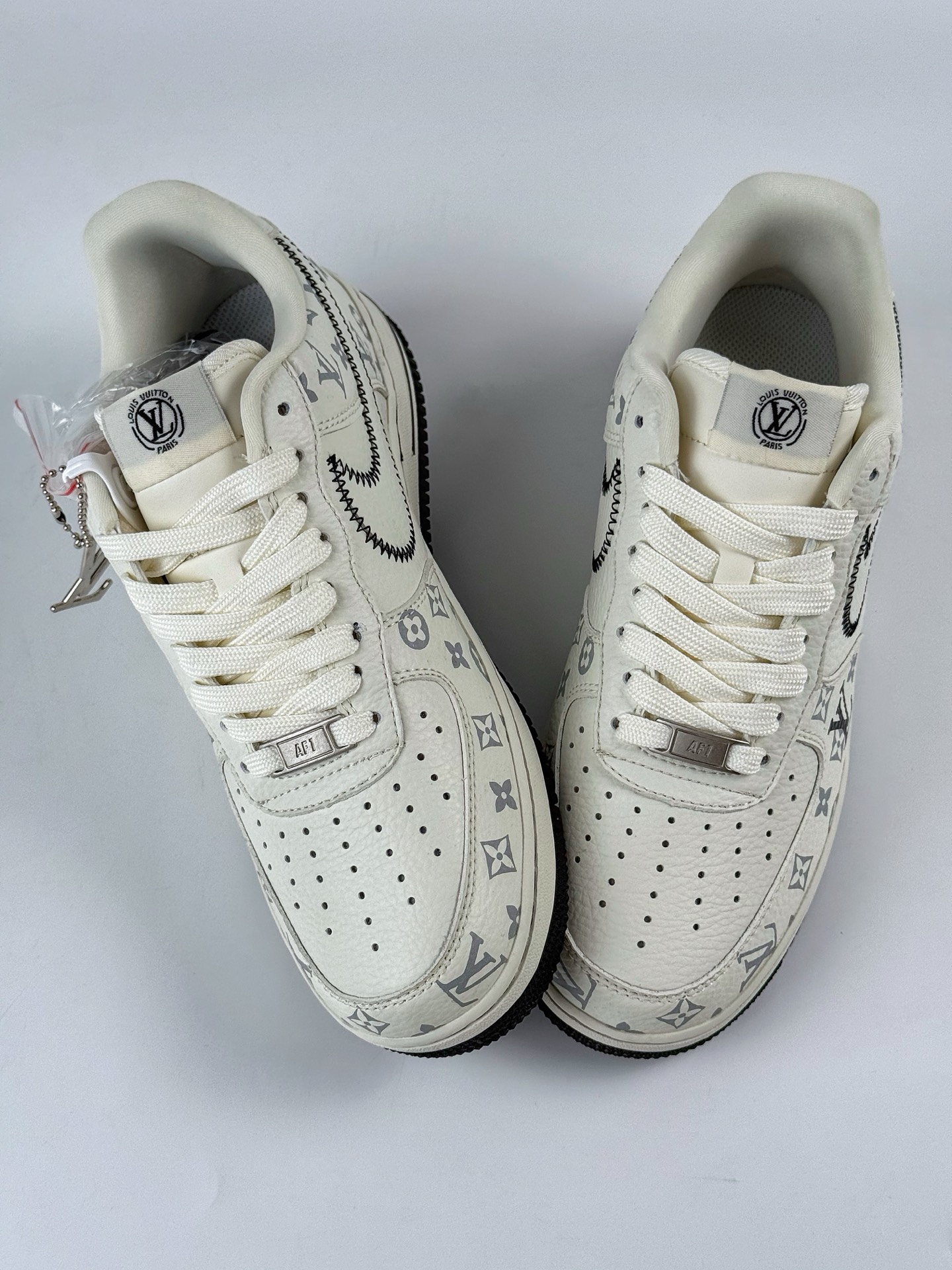 260 Nike Air Force 1 Low 07 x Louis Vuitton 米白黑线 SC0601-557-Chinese UA Cheap High Quatity Brand Clothes Bags handbags Sneakers wholesale wholesaler seller from China Factory suppliers Fashion Clothing Shoes best Quality Beautiful Price 260 Nike Air Force 1 Low 07 x Louis Vuitton 米白黑线 SC0601-557