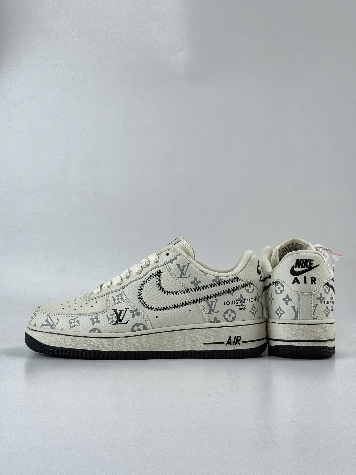 260 Nike Air Force 1 Low 07 x Louis Vuitton 米白黑线 SC0601-557-Chinese UA Cheap High Quatity Brand Clothes Bags handbags Sneakers wholesale wholesaler seller from China Factory suppliers Fashion Clothing Shoes best Quality Beautiful Price 260 Nike Air Force 1 Low 07 x Louis Vuitton 米白黑线 SC0601-557