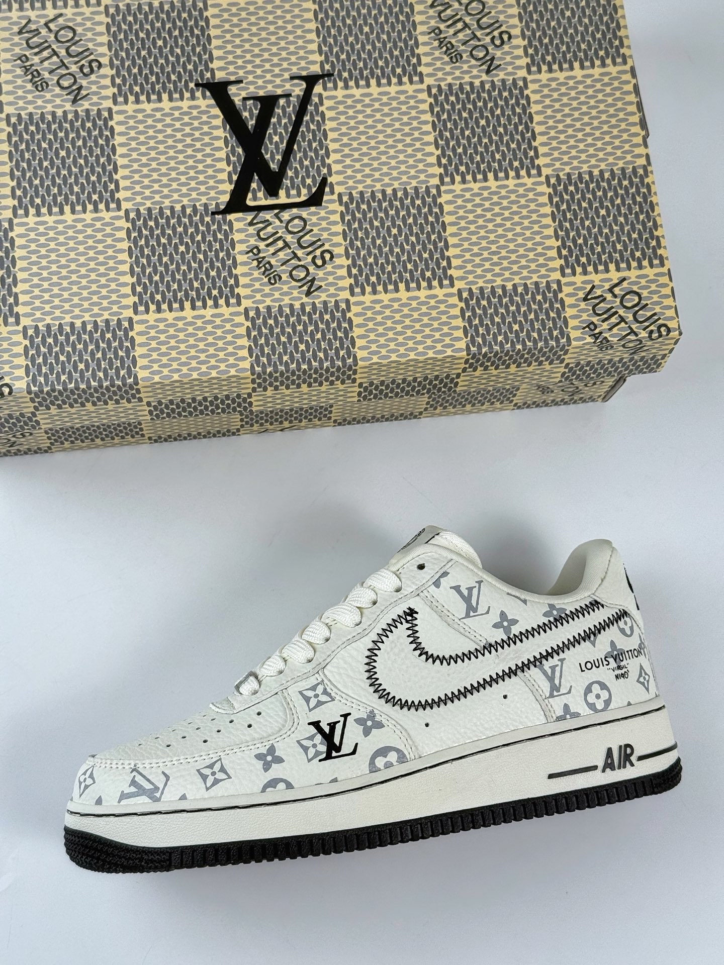 260 Nike Air Force 1 Low 07 x Louis Vuitton 米白黑线 SC0601-557-Chinese UA Cheap High Quatity Brand Clothes Bags handbags Sneakers wholesale wholesaler seller from China Factory suppliers Fashion Clothing Shoes best Quality Beautiful Price 260 Nike Air Force 1 Low 07 x Louis Vuitton 米白黑线 SC0601-557