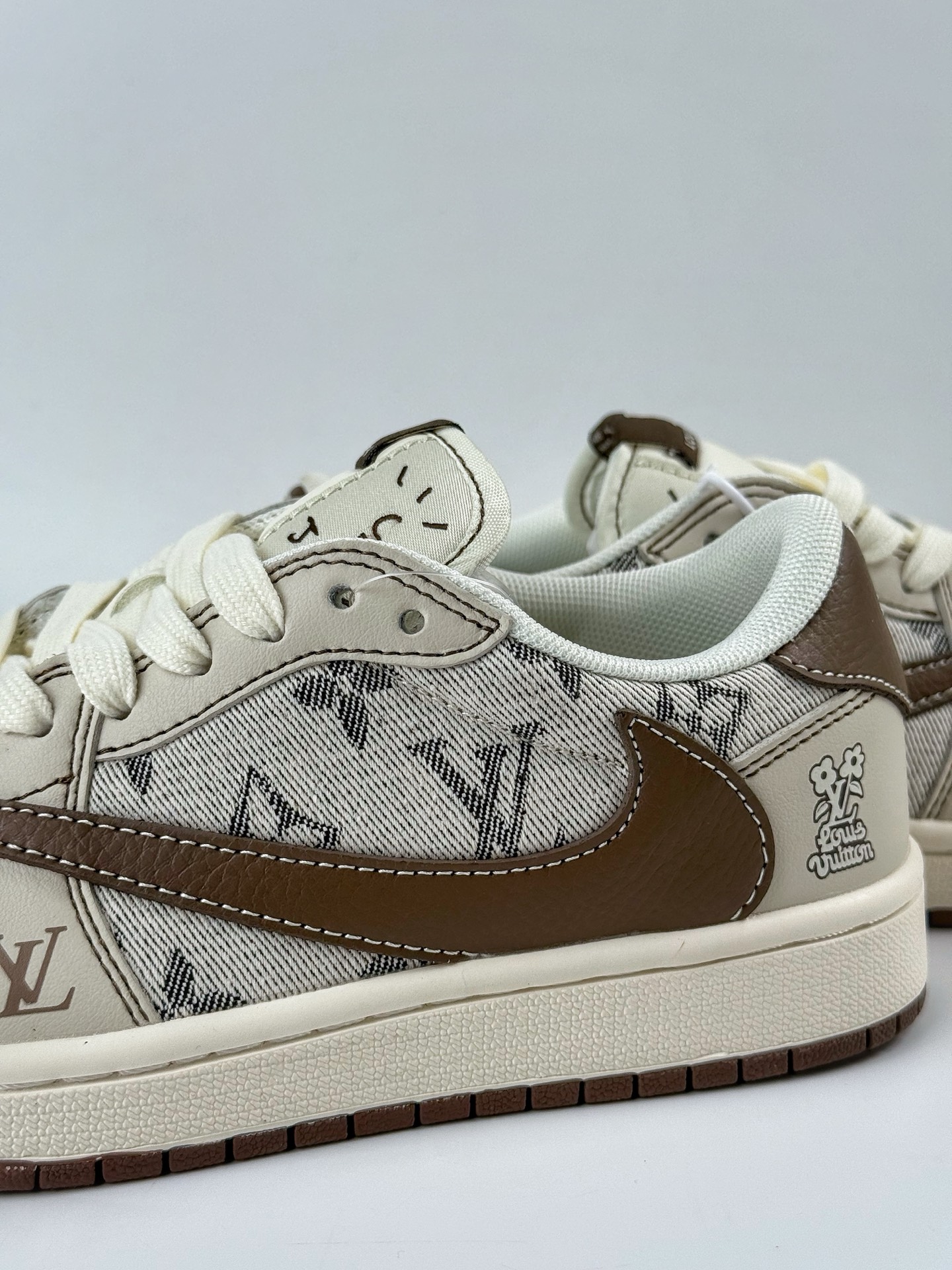 280 Travis Scott x Nike Air Jordan 1 Low x Louis Vuitton Air Jordan 1 Low 反转米棕布尾倒钩 XS7089-605-Chinese UA Cheap High Quatity Brand Clothes Bags handbags Sneakers wholesale wholesaler seller from China Factory suppliers Fashion Clothing Shoes best Quality Beautiful Price 280 Travis Scott x Nike Air Jordan 1 Low x Louis Vuitton Air Jordan 1 Low 反转米棕布尾倒钩 XS7089-605