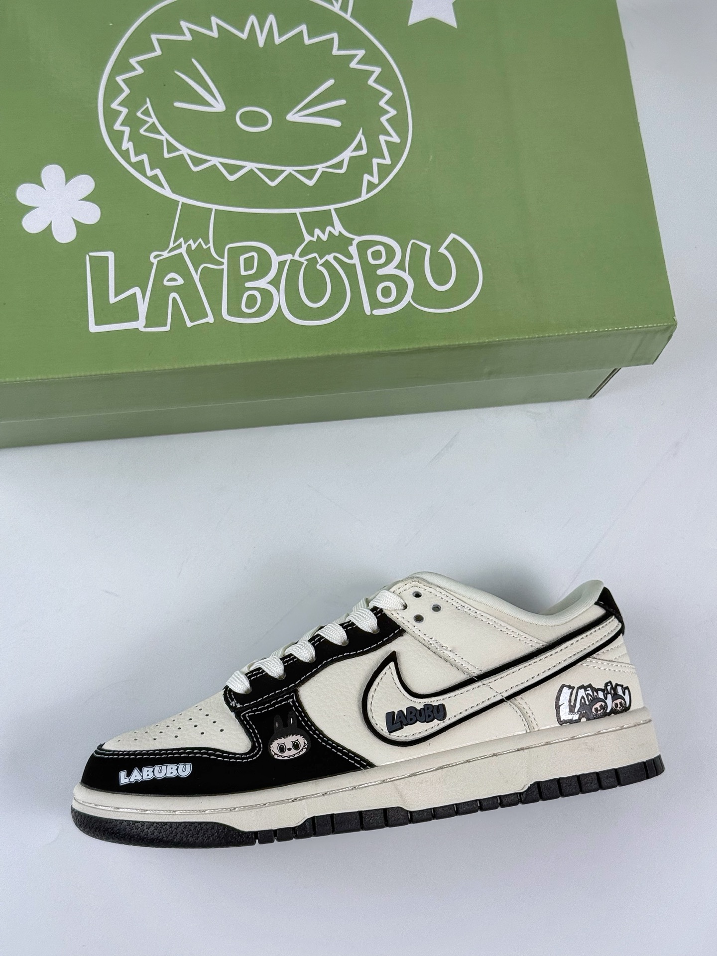 260 NIKE SB Dunk Low RETRO x LABUBU 黑白 DS6608-010-Chinese UA Cheap High Quatity Brand Clothes Bags handbags Sneakers wholesale wholesaler seller from China Factory suppliers Fashion Clothing Shoes best Quality Beautiful Price 260 NIKE SB Dunk Low RETRO x LABUBU 黑白 DS6608-010