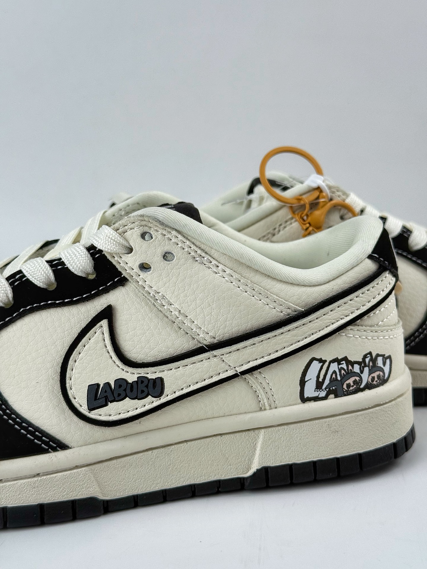 260 NIKE SB Dunk Low RETRO x LABUBU 黑白 DS6608-010-Chinese UA Cheap High Quatity Brand Clothes Bags handbags Sneakers wholesale wholesaler seller from China Factory suppliers Fashion Clothing Shoes best Quality Beautiful Price 260 NIKE SB Dunk Low RETRO x LABUBU 黑白 DS6608-010