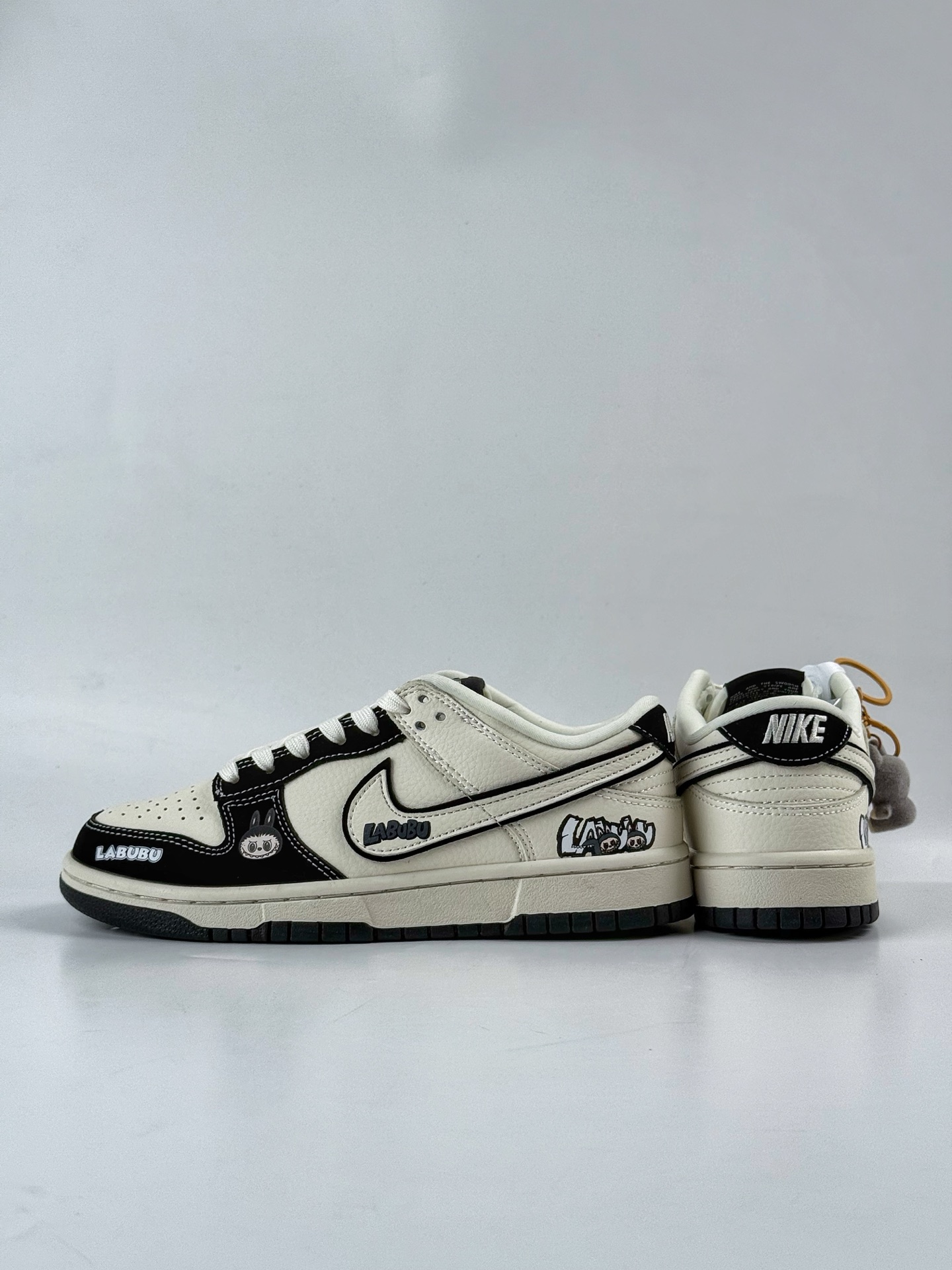 260 NIKE SB Dunk Low RETRO x LABUBU 黑白 DS6608-010-Chinese UA Cheap High Quatity Brand Clothes Bags handbags Sneakers wholesale wholesaler seller from China Factory suppliers Fashion Clothing Shoes best Quality Beautiful Price 260 NIKE SB Dunk Low RETRO x LABUBU 黑白 DS6608-010