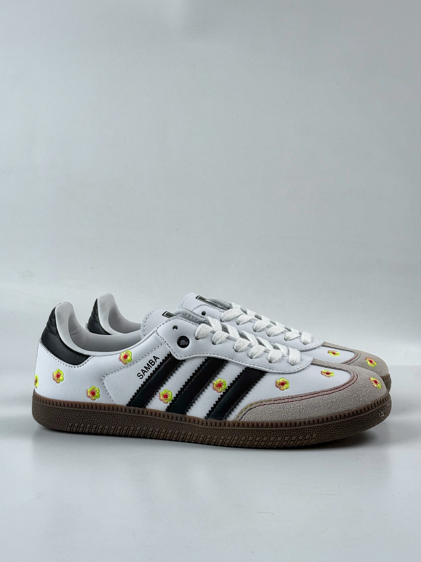 160 adidoriginals Samba OG 灰白小花 IF4396-Chinese UA Cheap High Quatity Brand Clothes Bags handbags Sneakers wholesale wholesaler seller from China Factory suppliers Fashion Clothing Shoes best Quality Beautiful Price 160 adidoriginals Samba OG 灰白小花 IF4396