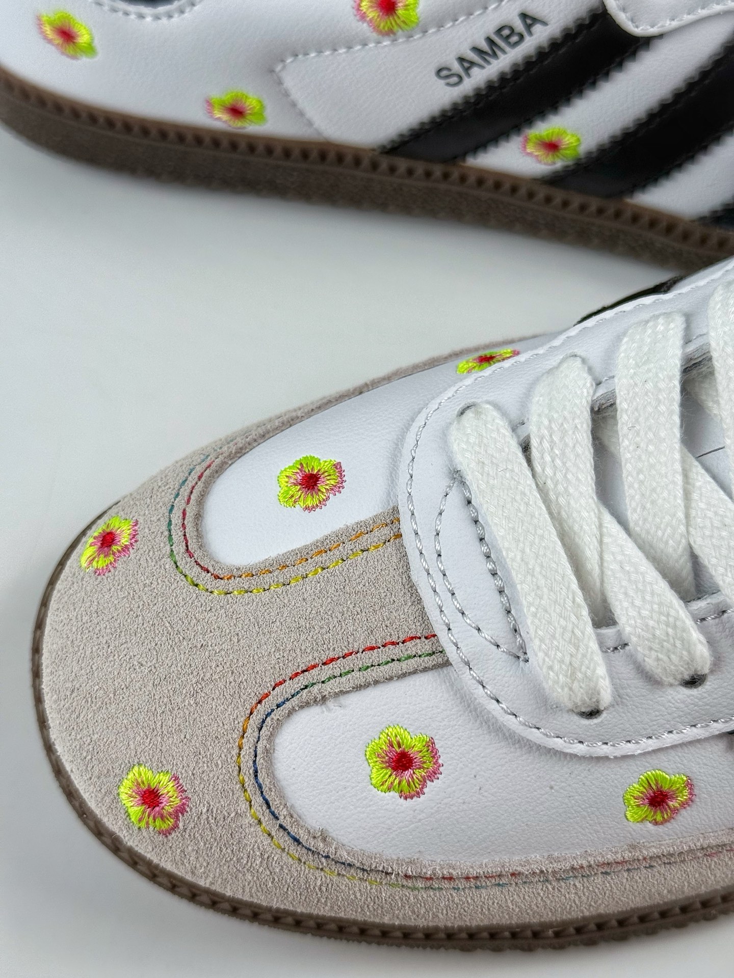 160 adidoriginals Samba OG 灰白小花 IF4396-Chinese UA Cheap High Quatity Brand Clothes Bags handbags Sneakers wholesale wholesaler seller from China Factory suppliers Fashion Clothing Shoes best Quality Beautiful Price 160 adidoriginals Samba OG 灰白小花 IF4396