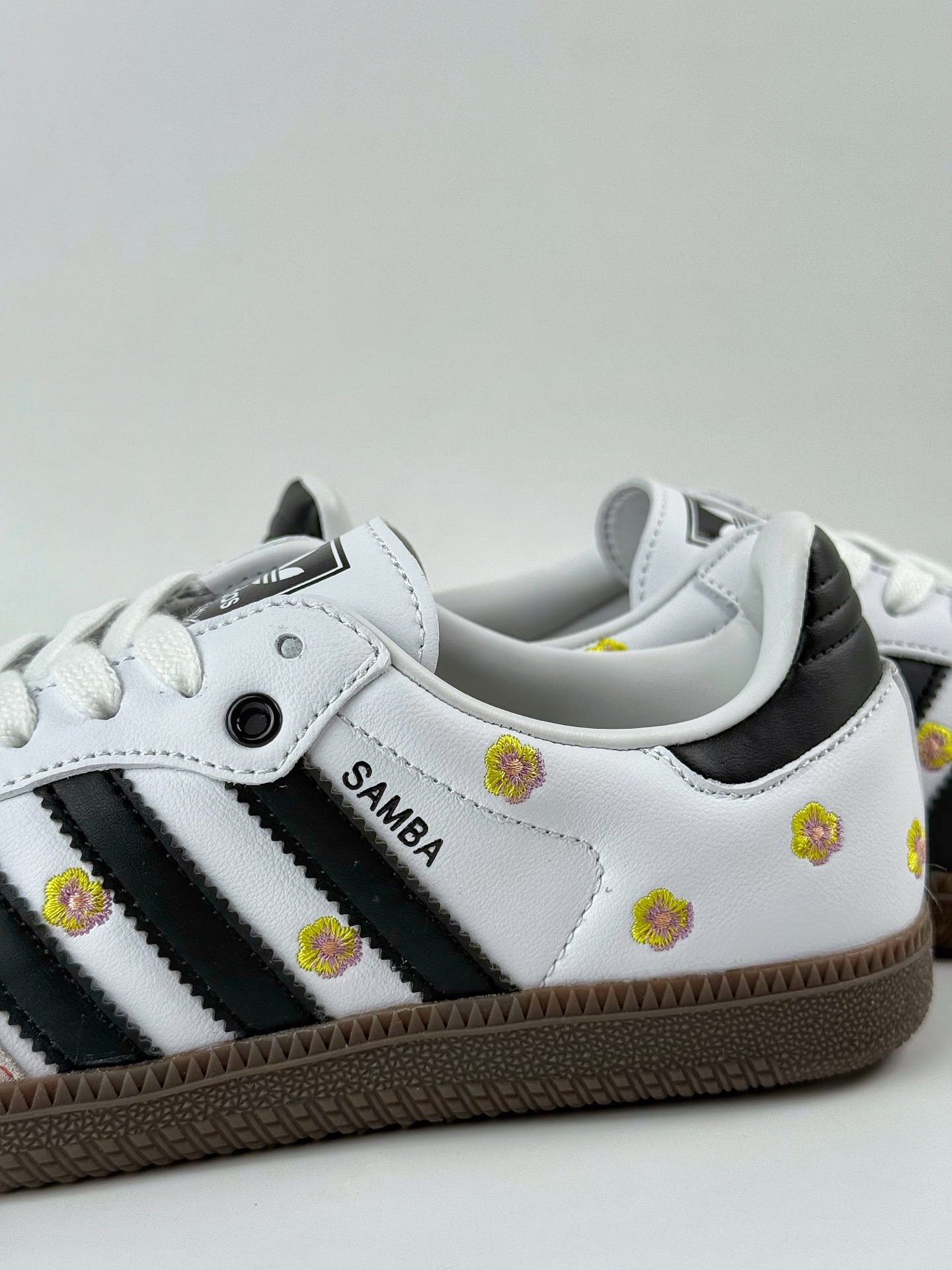 160 adidoriginals Samba OG 灰白小花 IF4395-Chinese UA Cheap High Quatity Brand Clothes Bags handbags Sneakers wholesale wholesaler seller from China Factory suppliers Fashion Clothing Shoes best Quality Beautiful Price 160 adidoriginals Samba OG 灰白小花 IF4395