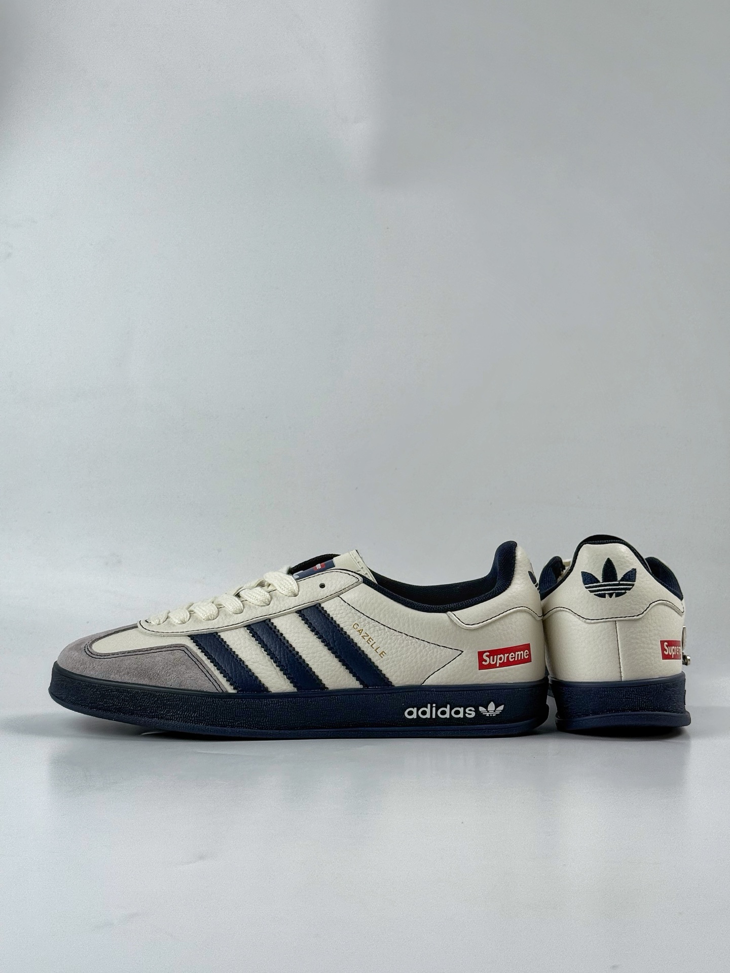 260 adidOriginals Gazelle INdoor x Supreme 灰白 三叶草休闲防滑耐磨低帮板鞋 DM1234-003-Chinese UA Cheap High Quatity Brand Clothes Bags handbags Sneakers wholesale wholesaler seller from China Factory suppliers Fashion Clothing Shoes best Quality Beautiful Price 260 adidOriginals Gazelle INdoor x Supreme 灰白 三叶草休闲防滑耐磨低帮板鞋 DM1234-003