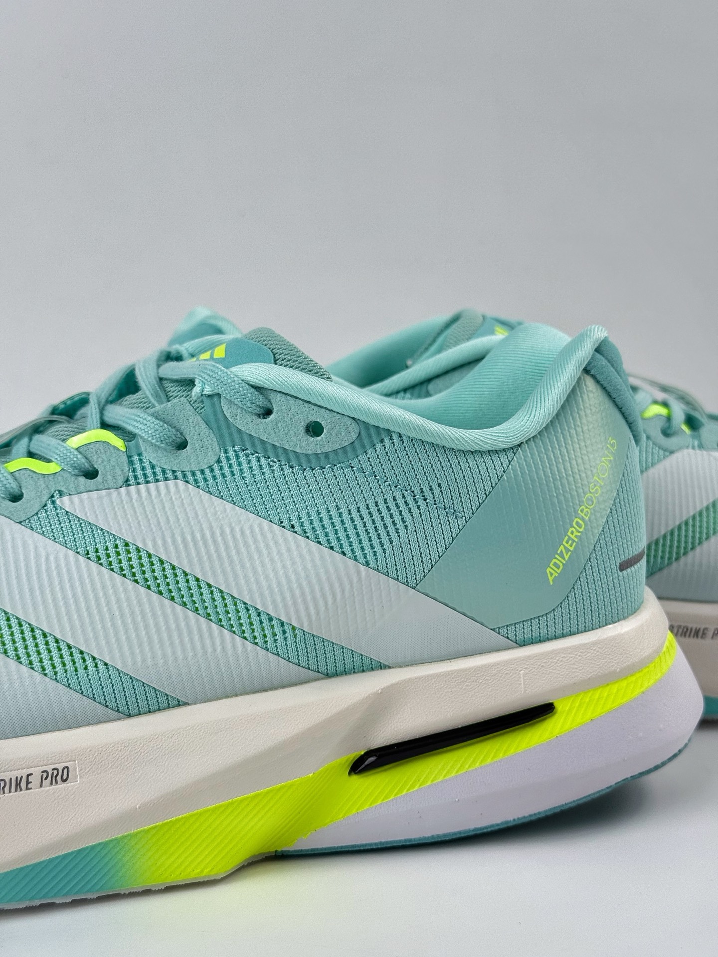 180 AdidAdizero Boston 13 轻盈跑鞋 超轻发泡底 缓震透气跑步鞋 JS4957-Chinese UA Cheap High Quatity Brand Clothes Bags handbags Sneakers wholesale wholesaler seller from China Factory suppliers Fashion Clothing Shoes best Quality Beautiful Price 180 AdidAdizero Boston 13 轻盈跑鞋 超轻发泡底 缓震透气跑步鞋 JS4957