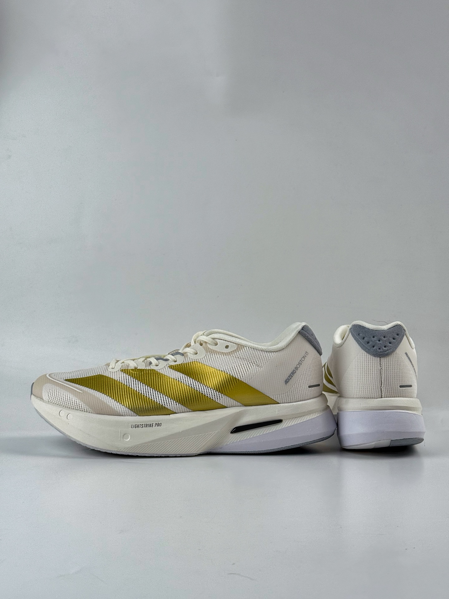 180 AdidAdizero Boston 13 轻盈跑鞋 超轻发泡底 缓震透气跑步鞋 JS4947-Chinese UA Cheap High Quatity Brand Clothes Bags handbags Sneakers wholesale wholesaler seller from China Factory suppliers Fashion Clothing Shoes best Quality Beautiful Price 180 AdidAdizero Boston 13 轻盈跑鞋 超轻发泡底 缓震透气跑步鞋 JS4947