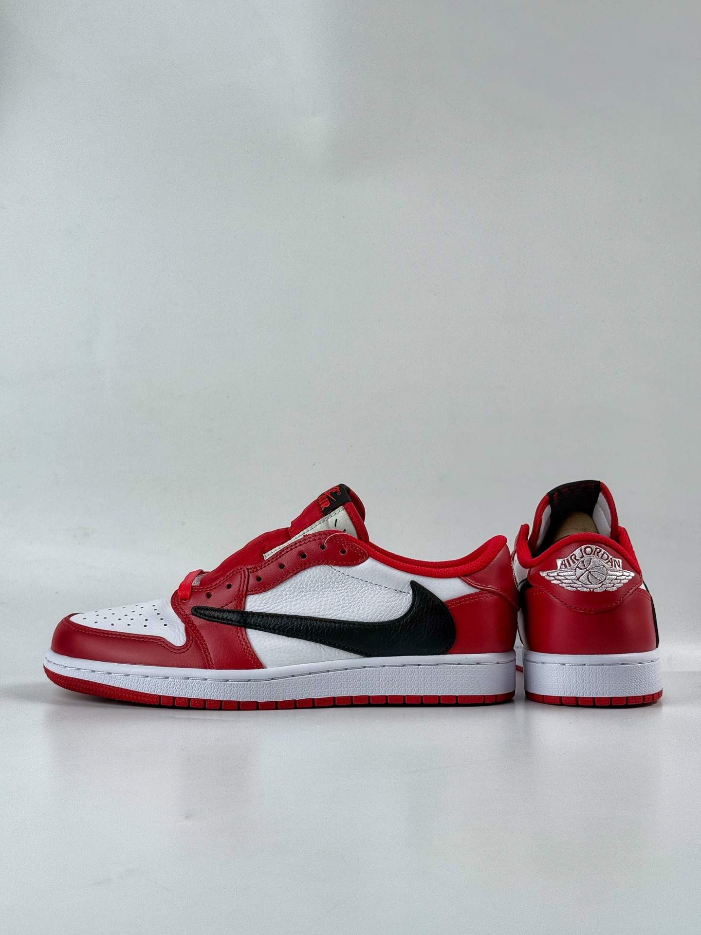 400 Travis Scott x Nike Air Jordan 1 Low 红白 Air Jordan 1 Low 反转倒钩 DM7866-101-Chinese UA Cheap High Quatity Brand Clothes Bags handbags Sneakers wholesale wholesaler seller from China Factory suppliers Fashion Clothing Shoes best Quality Beautiful Price 400 Travis Scott x Nike Air Jordan 1 Low 红白 Air Jordan 1 Low 反转倒钩 DM7866-101