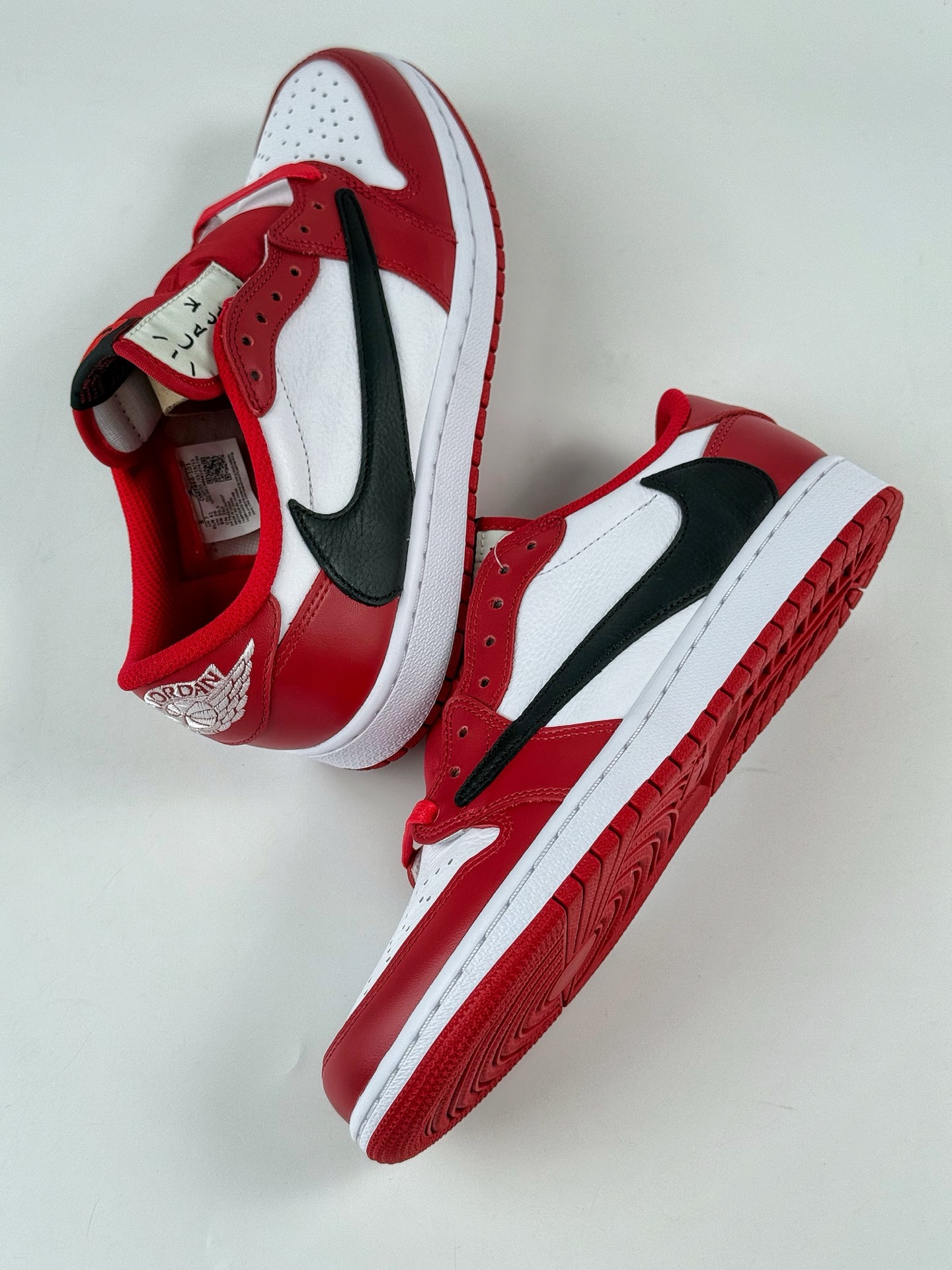 400 Travis Scott x Nike Air Jordan 1 Low 红白 Air Jordan 1 Low 反转倒钩 DM7866-101-Chinese UA Cheap High Quatity Brand Clothes Bags handbags Sneakers wholesale wholesaler seller from China Factory suppliers Fashion Clothing Shoes best Quality Beautiful Price 400 Travis Scott x Nike Air Jordan 1 Low 红白 Air Jordan 1 Low 反转倒钩 DM7866-101