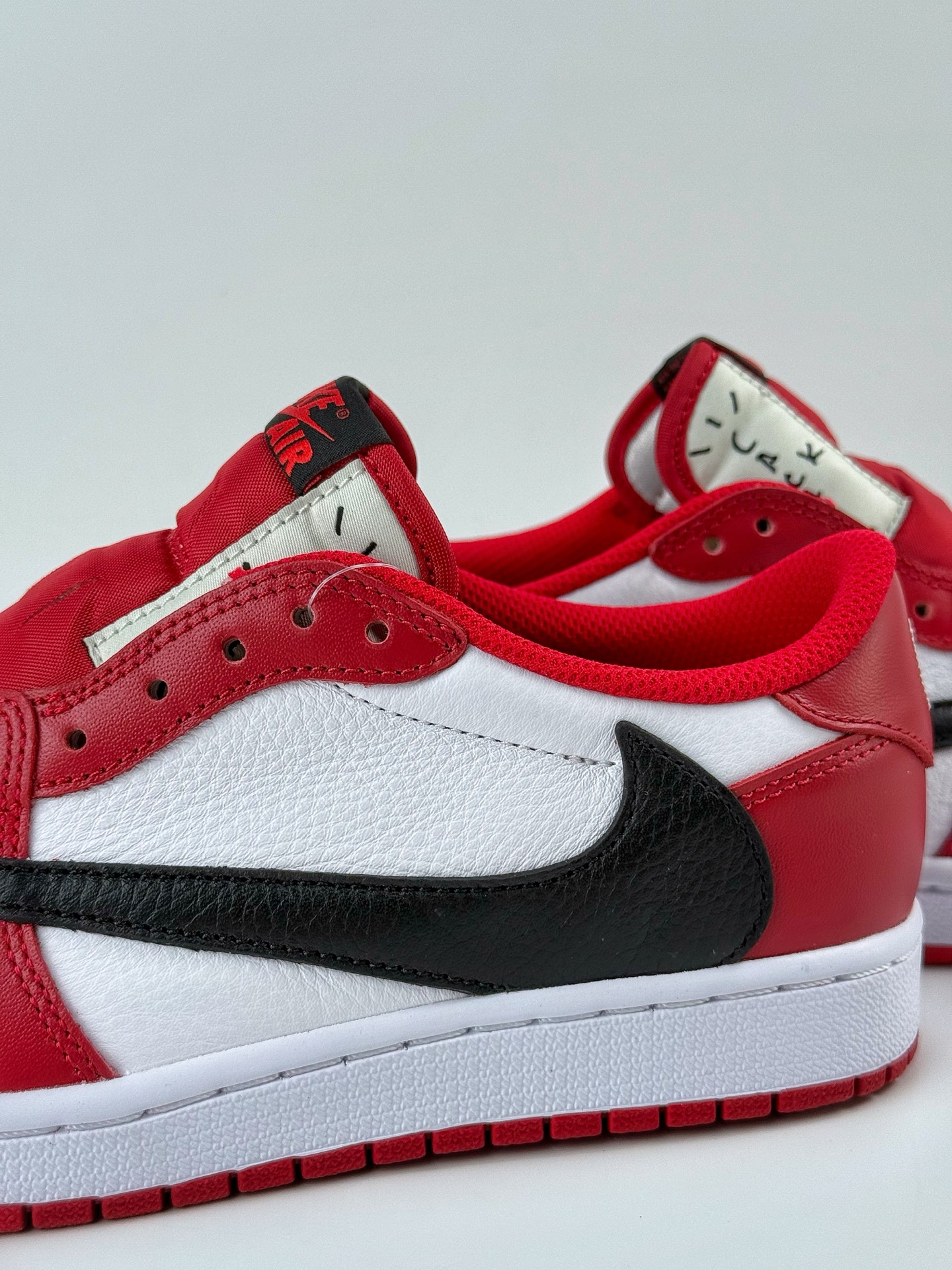 400 Travis Scott x Nike Air Jordan 1 Low 红白 Air Jordan 1 Low 反转倒钩 DM7866-101-Chinese UA Cheap High Quatity Brand Clothes Bags handbags Sneakers wholesale wholesaler seller from China Factory suppliers Fashion Clothing Shoes best Quality Beautiful Price 400 Travis Scott x Nike Air Jordan 1 Low 红白 Air Jordan 1 Low 反转倒钩 DM7866-101