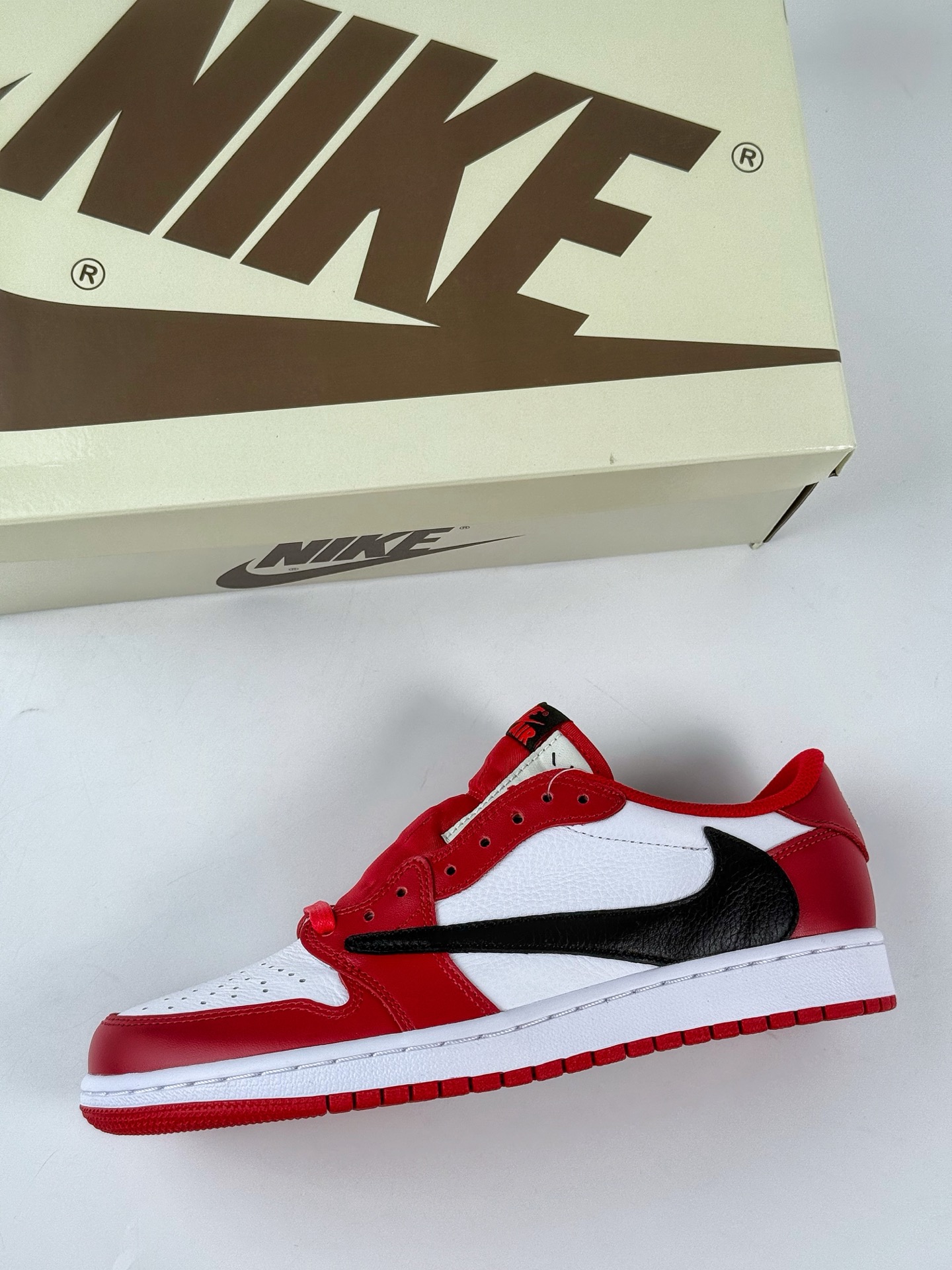 400 Travis Scott x Nike Air Jordan 1 Low 红白 Air Jordan 1 Low 反转倒钩 DM7866-101-Chinese UA Cheap High Quatity Brand Clothes Bags handbags Sneakers wholesale wholesaler seller from China Factory suppliers Fashion Clothing Shoes best Quality Beautiful Price 400 Travis Scott x Nike Air Jordan 1 Low 红白 Air Jordan 1 Low 反转倒钩 DM7866-101