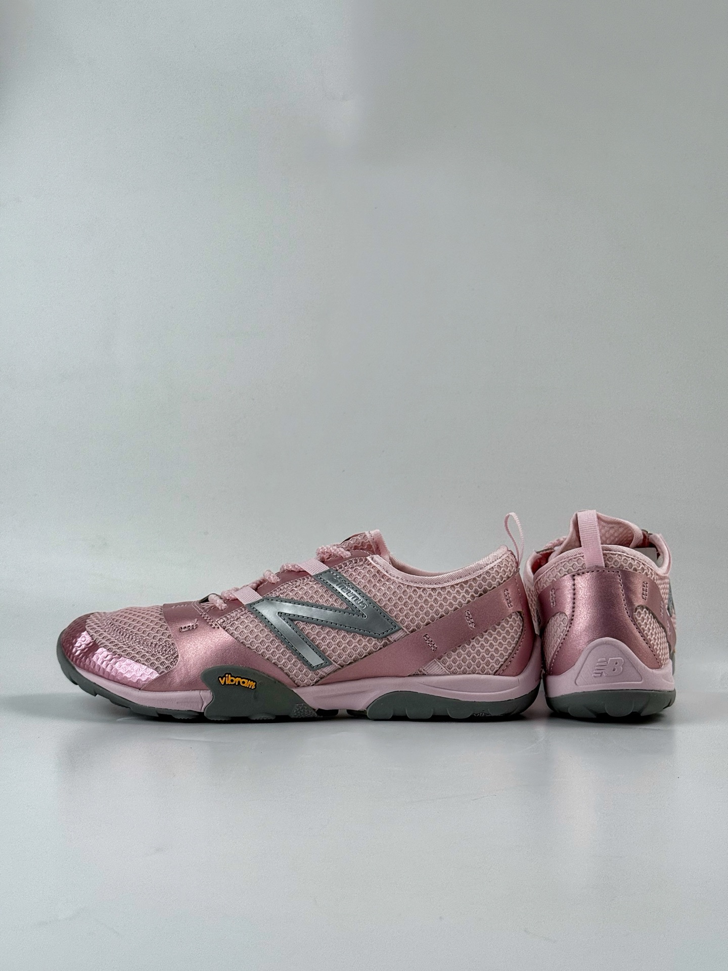 170 New Balance MT10系列 NB新百伦 薄底赤足鞋 MT10OMA-Chinese UA Cheap High Quatity Brand Clothes Bags handbags Sneakers wholesale wholesaler seller from China Factory suppliers Fashion Clothing Shoes best Quality Beautiful Price 170 New Balance MT10系列 NB新百伦 薄底赤足鞋 MT10OMA