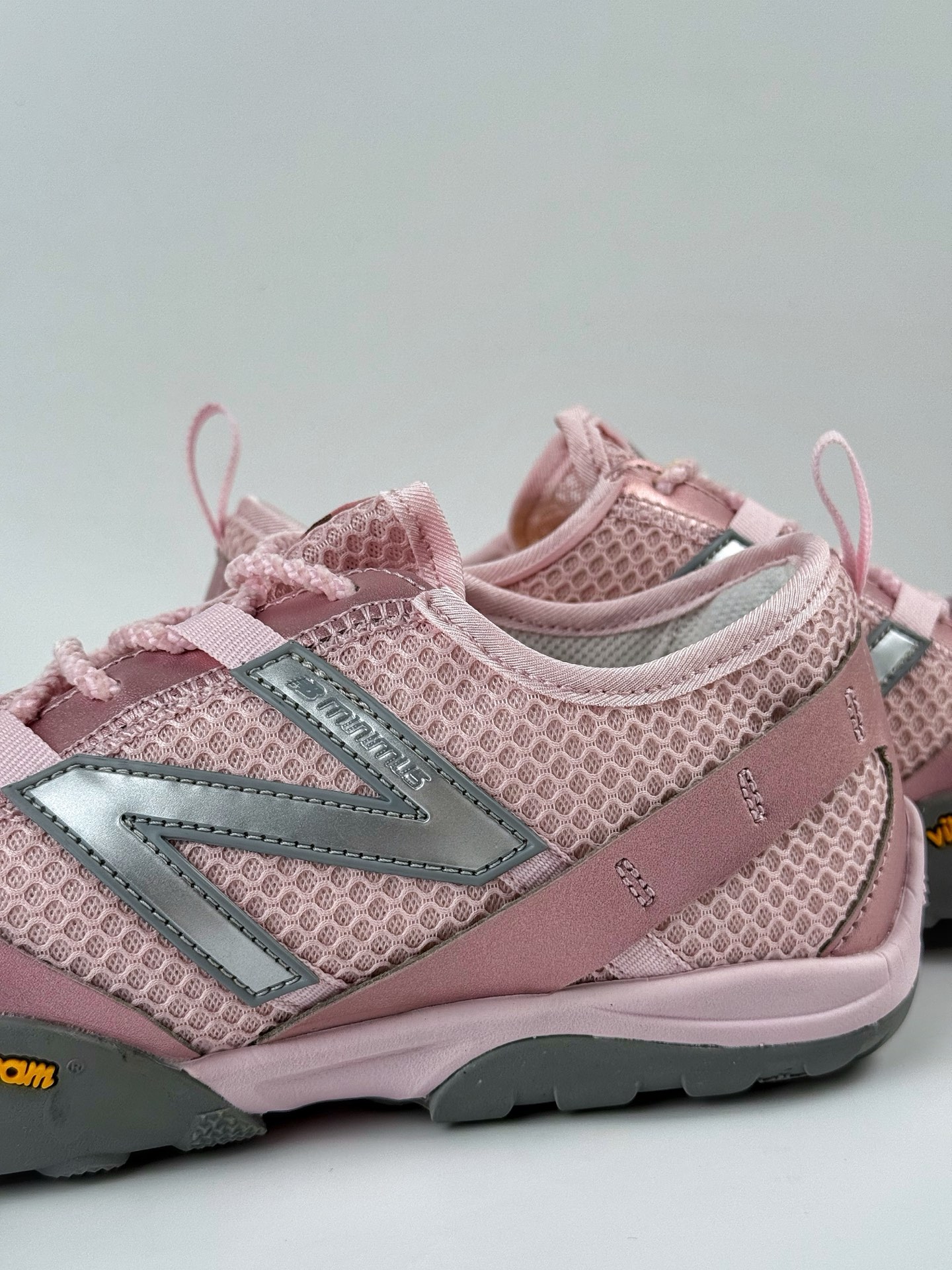 170 New Balance MT10系列 NB新百伦 薄底赤足鞋 MT10OMA-Chinese UA Cheap High Quatity Brand Clothes Bags handbags Sneakers wholesale wholesaler seller from China Factory suppliers Fashion Clothing Shoes best Quality Beautiful Price 170 New Balance MT10系列 NB新百伦 薄底赤足鞋 MT10OMA