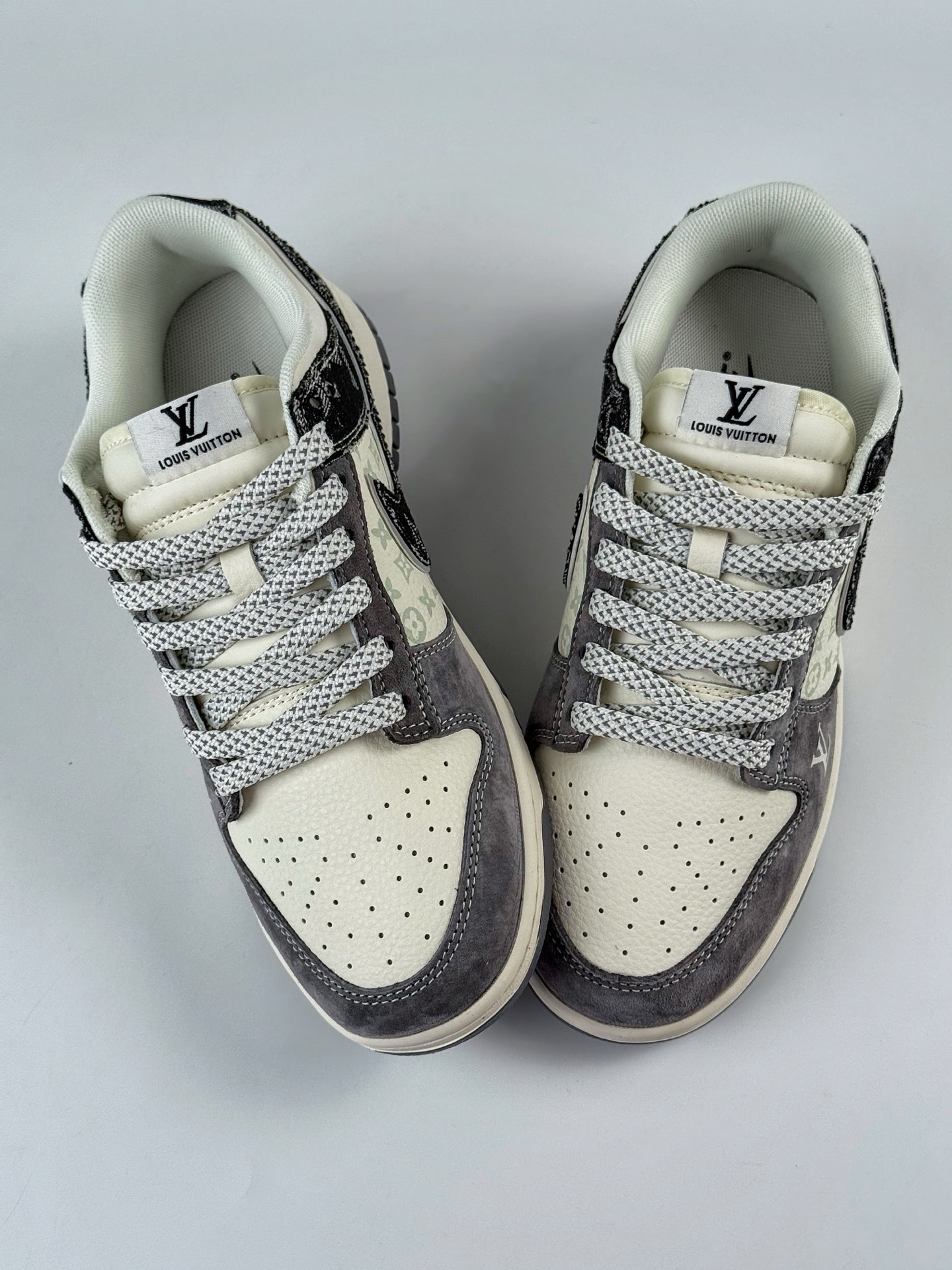 280 Nike SB Dunk Low x Louis Vuitton 灰白黑牛仔双小勾满天星 YX5066-387-Chinese UA Cheap High Quatity Brand Clothes Bags handbags Sneakers wholesale wholesaler seller from China Factory suppliers Fashion Clothing Shoes best Quality Beautiful Price 280 Nike SB Dunk Low x Louis Vuitton 灰白黑牛仔双小勾满天星 YX5066-387