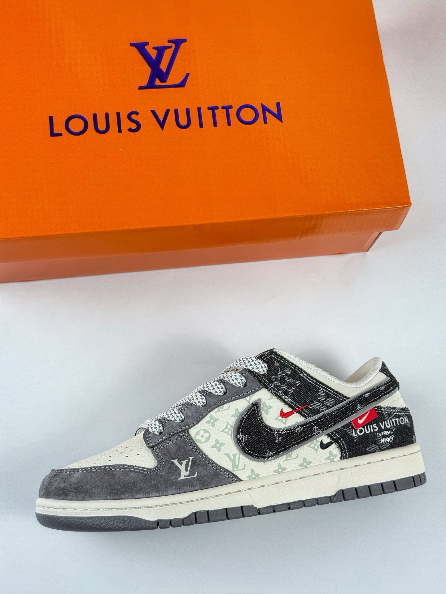 280 Nike SB Dunk Low x Louis Vuitton 灰白黑牛仔双小勾满天星 YX5066-387-Chinese UA Cheap High Quatity Brand Clothes Bags handbags Sneakers wholesale wholesaler seller from China Factory suppliers Fashion Clothing Shoes best Quality Beautiful Price 280 Nike SB Dunk Low x Louis Vuitton 灰白黑牛仔双小勾满天星 YX5066-387