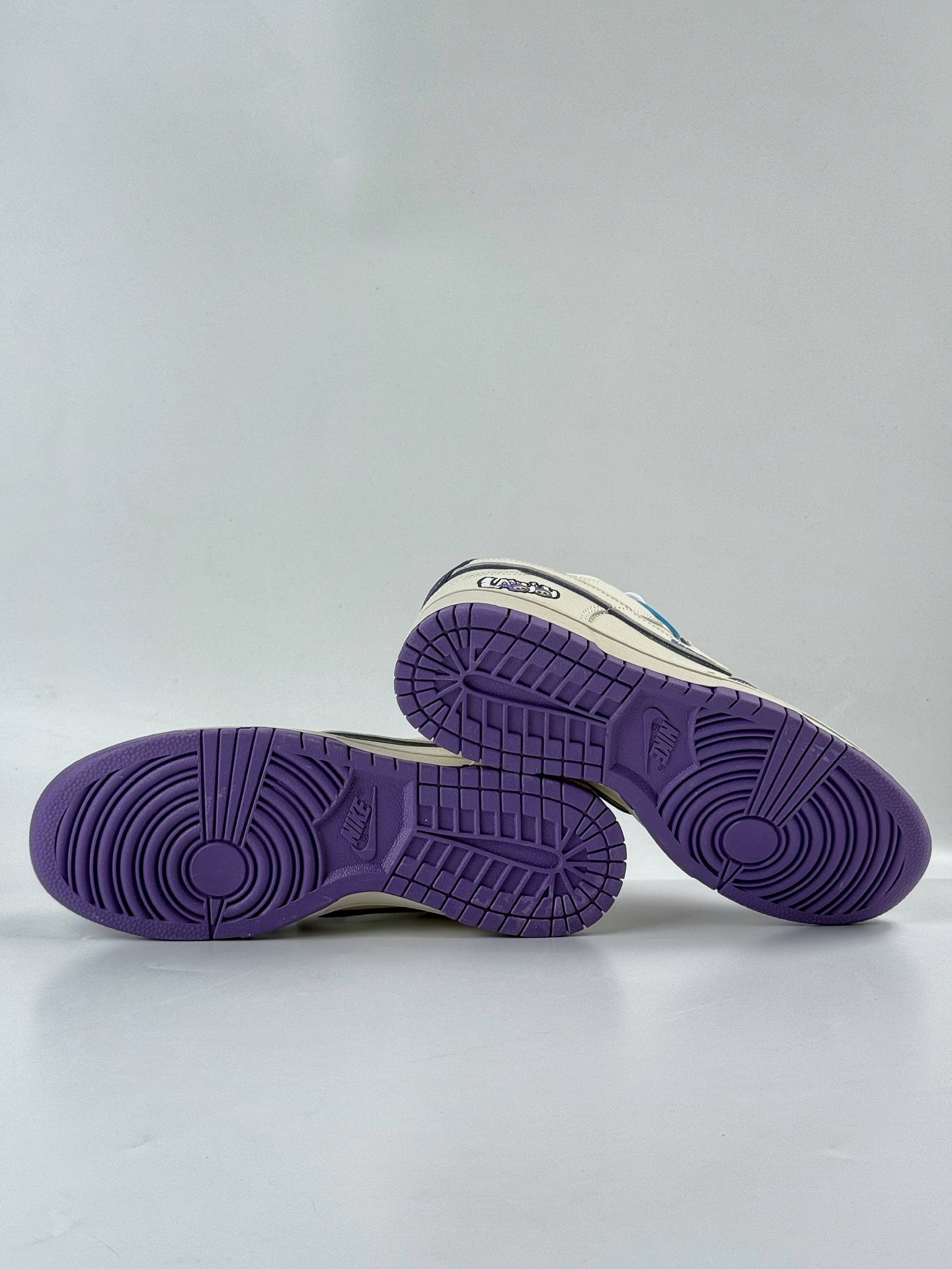 260 NIKE SB Dunk Low RETRO x LABUBU 紫白 DS6608-007-Chinese UA Cheap High Quatity Brand Clothes Bags handbags Sneakers wholesale wholesaler seller from China Factory suppliers Fashion Clothing Shoes best Quality Beautiful Price 260 NIKE SB Dunk Low RETRO x LABUBU 紫白 DS6608-007