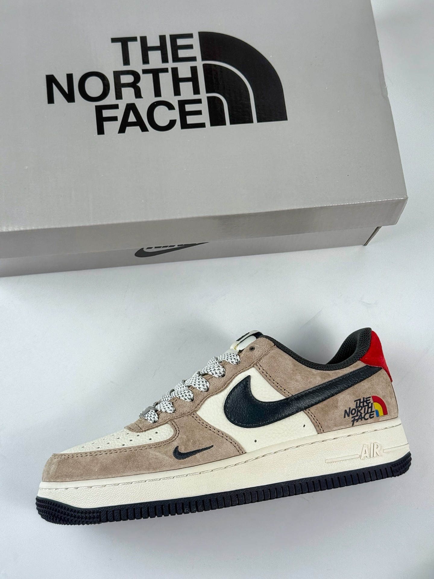 260 Nike Air Force 1 Low 07 x The North Face 棕白黑小勾满天星 HS8068-051-Chinese UA Cheap High Quatity Brand Clothes Bags handbags Sneakers wholesale wholesaler seller from China Factory suppliers Fashion Clothing Shoes best Quality Beautiful Price 260 Nike Air Force 1 Low 07 x The North Face 棕白黑小勾满天星 HS8068-051