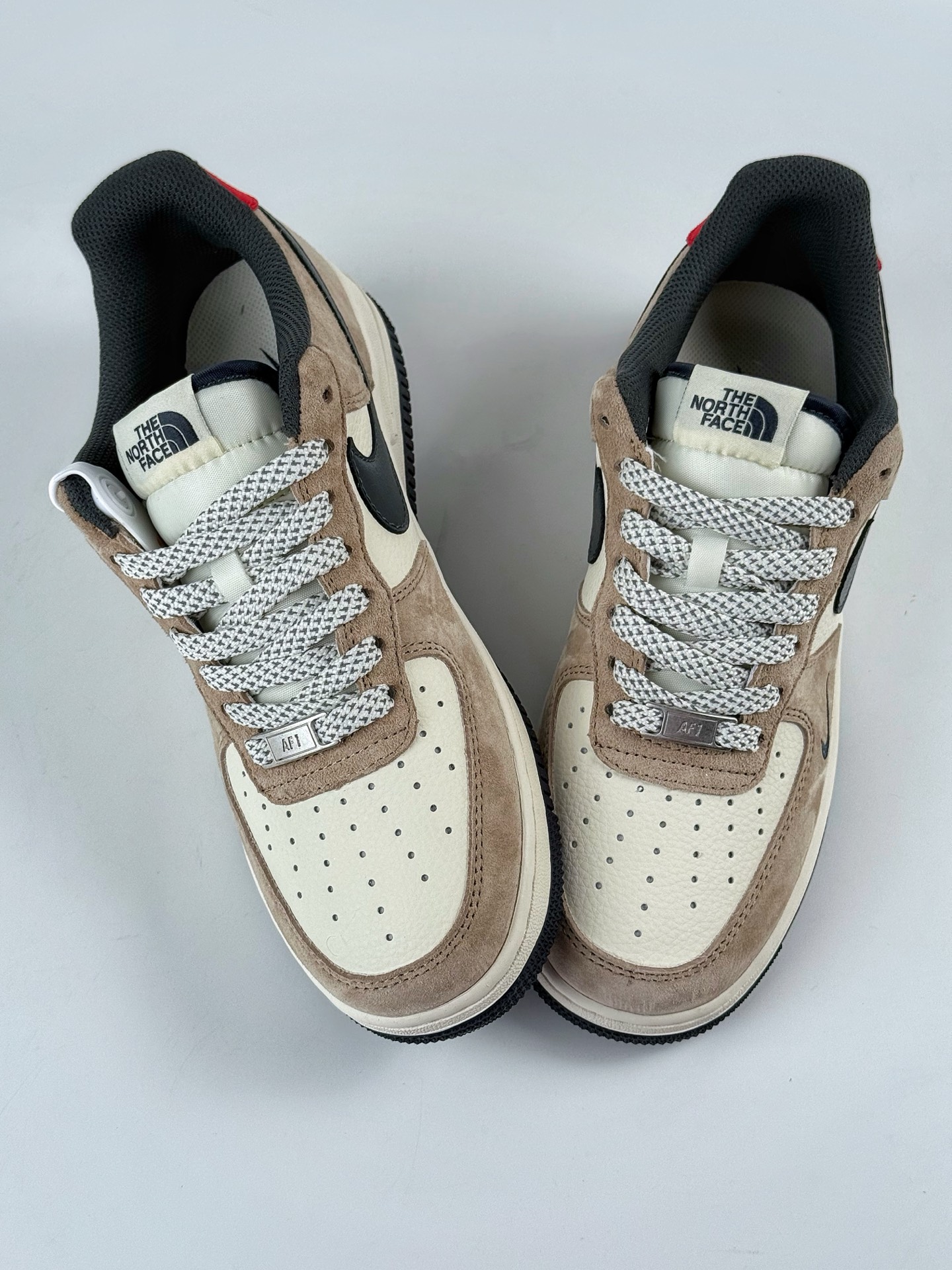 260 Nike Air Force 1 Low 07 x The North Face 棕白黑小勾满天星 HS8068-051-Chinese UA Cheap High Quatity Brand Clothes Bags handbags Sneakers wholesale wholesaler seller from China Factory suppliers Fashion Clothing Shoes best Quality Beautiful Price 260 Nike Air Force 1 Low 07 x The North Face 棕白黑小勾满天星 HS8068-051