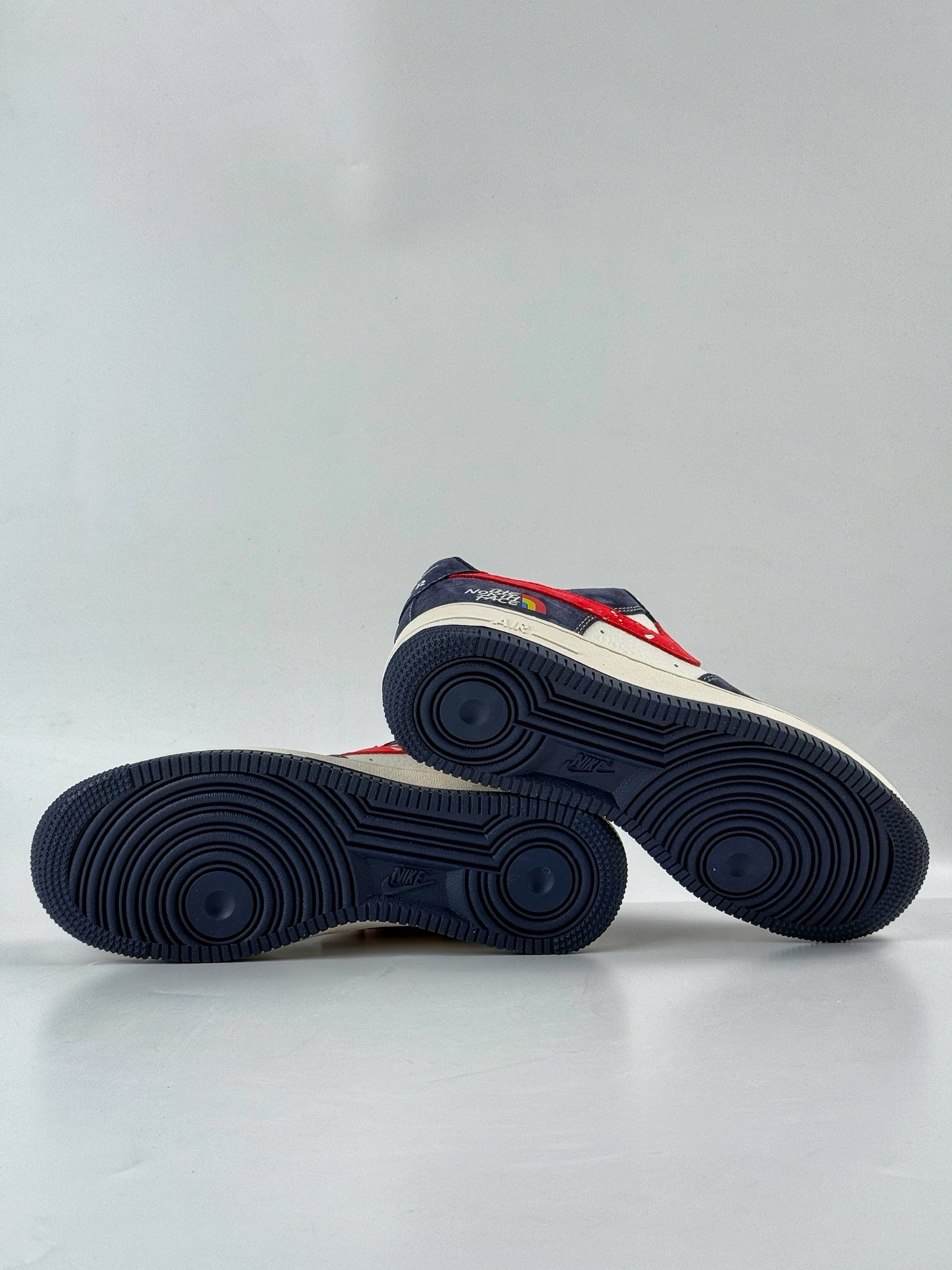 260 Nike Air Force 1 Low 07 x The North Face 蓝白红小勾满天星 HS8068-045-Chinese UA Cheap High Quatity Brand Clothes Bags handbags Sneakers wholesale wholesaler seller from China Factory suppliers Fashion Clothing Shoes best Quality Beautiful Price 260 Nike Air Force 1 Low 07 x The North Face 蓝白红小勾满天星 HS8068-045