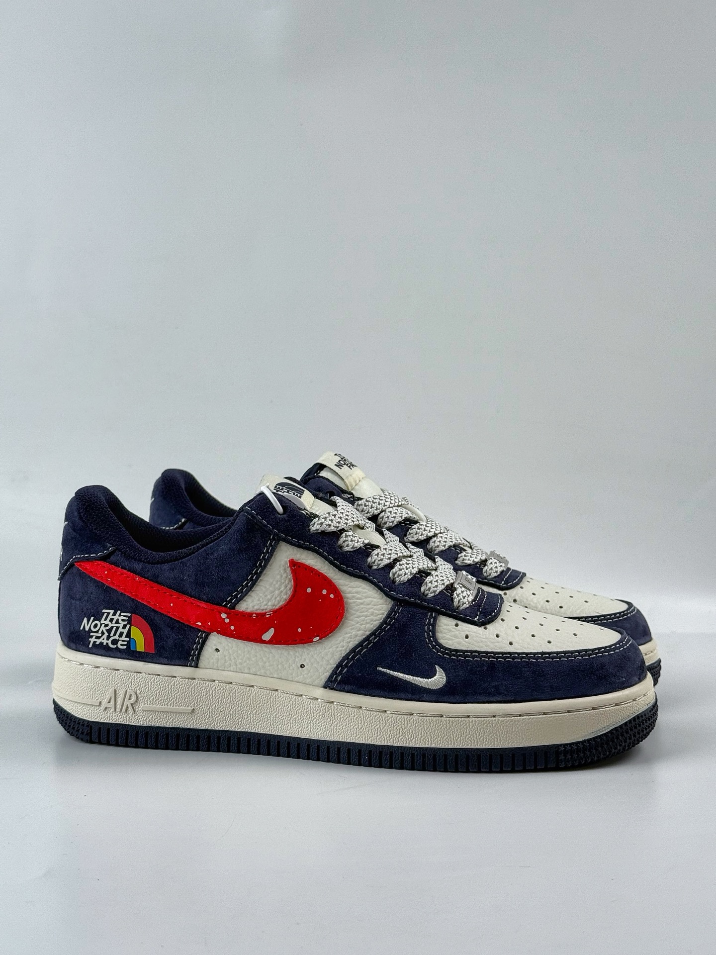 260 Nike Air Force 1 Low 07 x The North Face 蓝白红小勾满天星 HS8068-045-Chinese UA Cheap High Quatity Brand Clothes Bags handbags Sneakers wholesale wholesaler seller from China Factory suppliers Fashion Clothing Shoes best Quality Beautiful Price 260 Nike Air Force 1 Low 07 x The North Face 蓝白红小勾满天星 HS8068-045