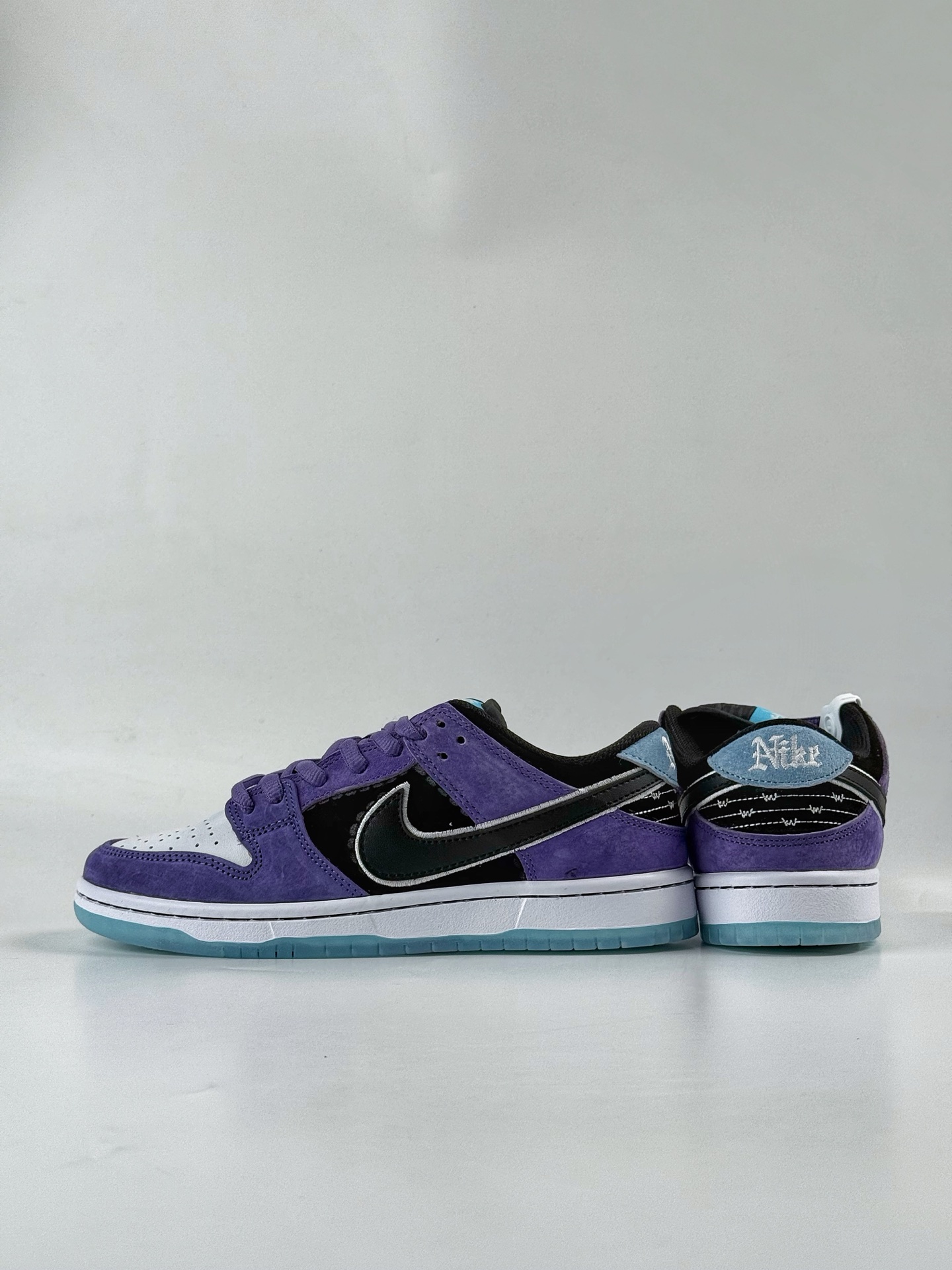 220 Nike SB Dunk Low 联名紫黑白 HJ0513-500-Chinese UA Cheap High Quatity Brand Clothes Bags handbags Sneakers wholesale wholesaler seller from China Factory suppliers Fashion Clothing Shoes best Quality Beautiful Price 220 Nike SB Dunk Low 联名紫黑白 HJ0513-500