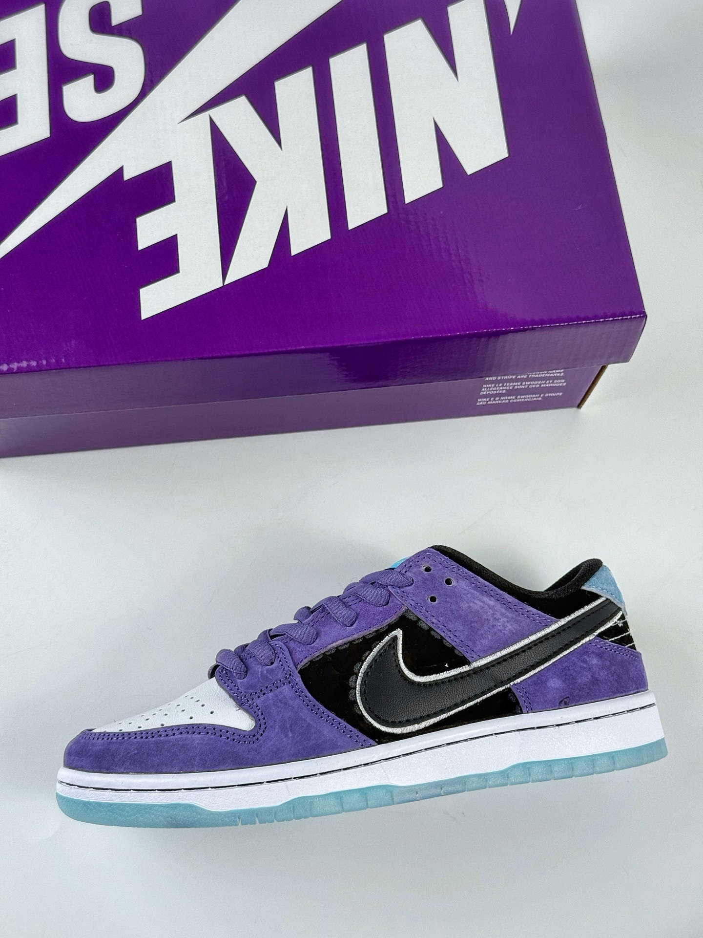 220 Nike SB Dunk Low 联名紫黑白 HJ0513-500-Chinese UA Cheap High Quatity Brand Clothes Bags handbags Sneakers wholesale wholesaler seller from China Factory suppliers Fashion Clothing Shoes best Quality Beautiful Price 220 Nike SB Dunk Low 联名紫黑白 HJ0513-500