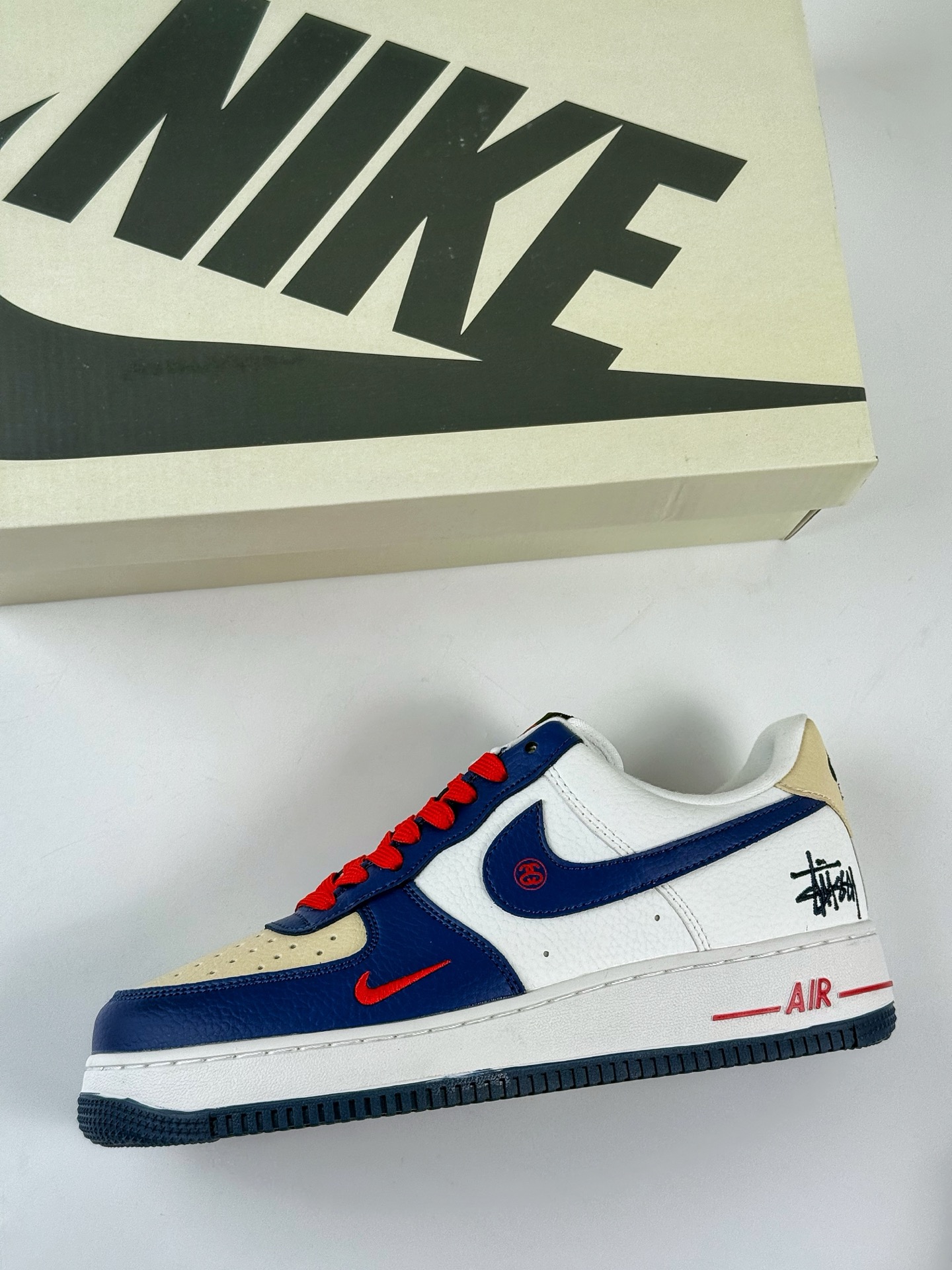 220 Nike Air Force 1 Low 07 x Stussy 蓝白红小勾 DQ6628-163-Chinese UA Cheap High Quatity Brand Clothes Bags handbags Sneakers wholesale wholesaler seller from China Factory suppliers Fashion Clothing Shoes best Quality Beautiful Price 220 Nike Air Force 1 Low 07 x Stussy 蓝白红小勾 DQ6628-163