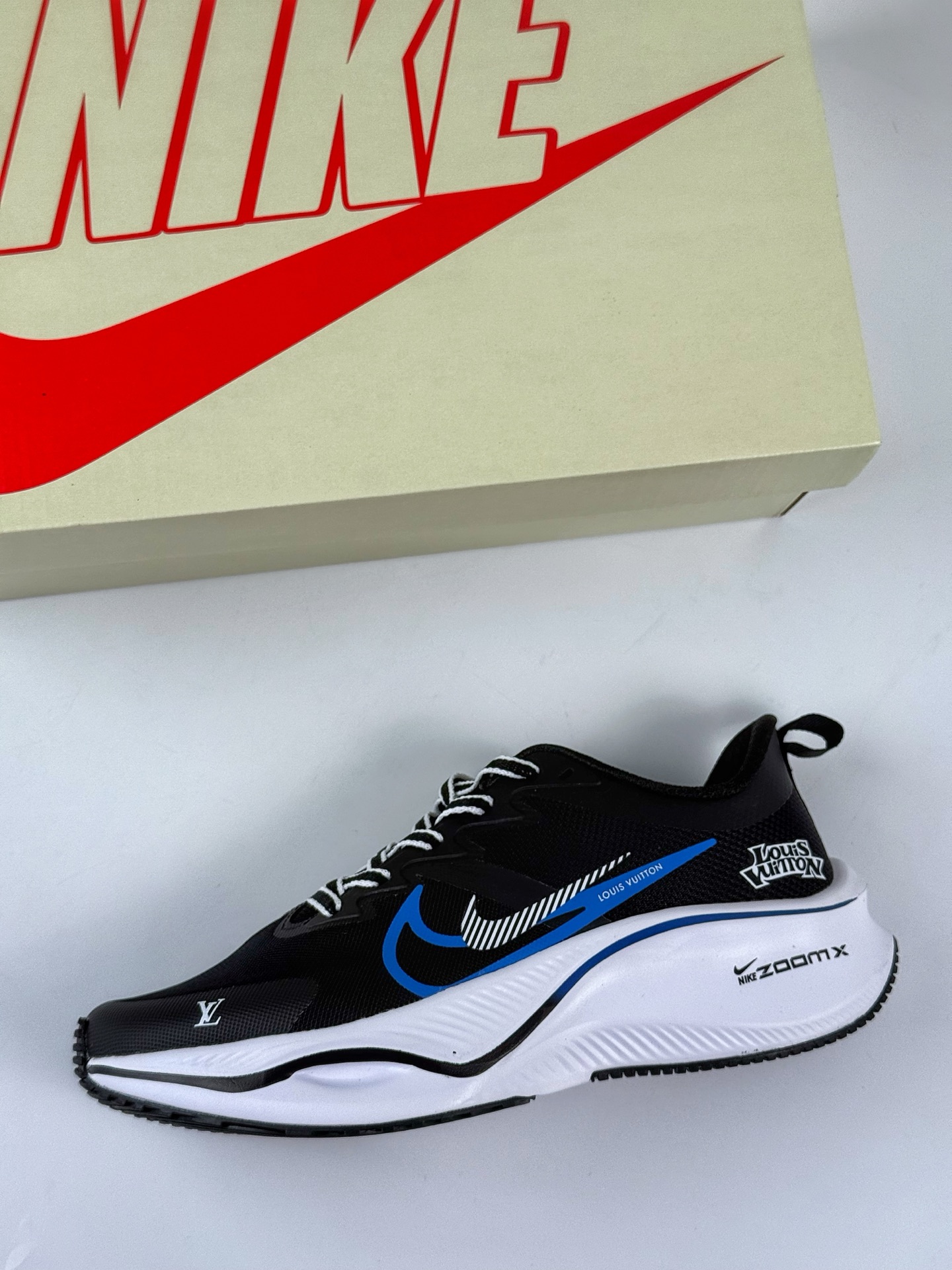 200 NIKE ZOOM PLUS x Louis Vuitton 全新跑鞋 CK4318-157-Chinese UA Cheap High Quatity Brand Clothes Bags handbags Sneakers wholesale wholesaler seller from China Factory suppliers Fashion Clothing Shoes best Quality Beautiful Price 200 NIKE ZOOM PLUS x Louis Vuitton 全新跑鞋 CK4318-157
