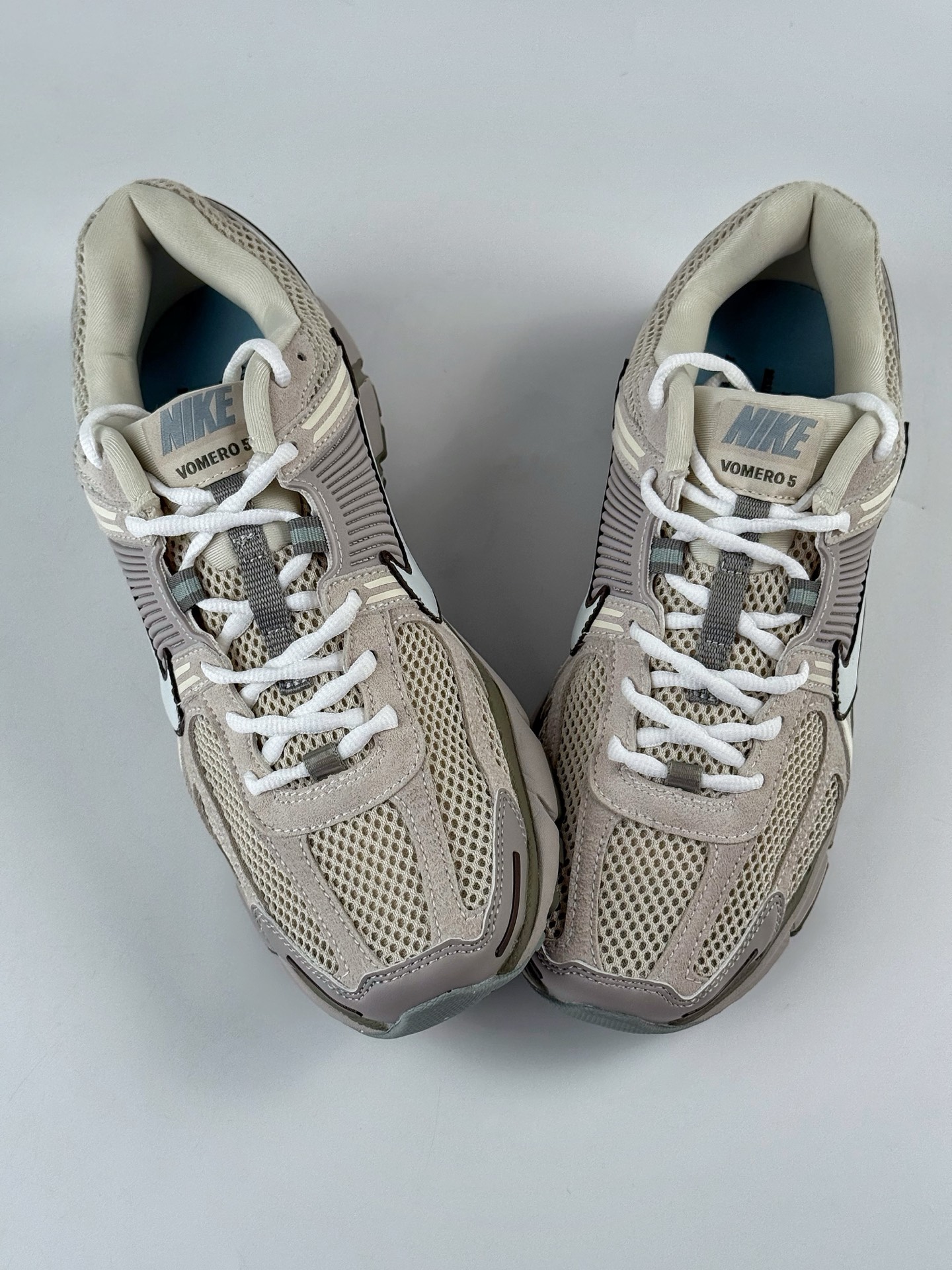 190 NIKE ZOOM Vomero 5 SP 复古风潮 网面透气运动鞋  FZ3653-104