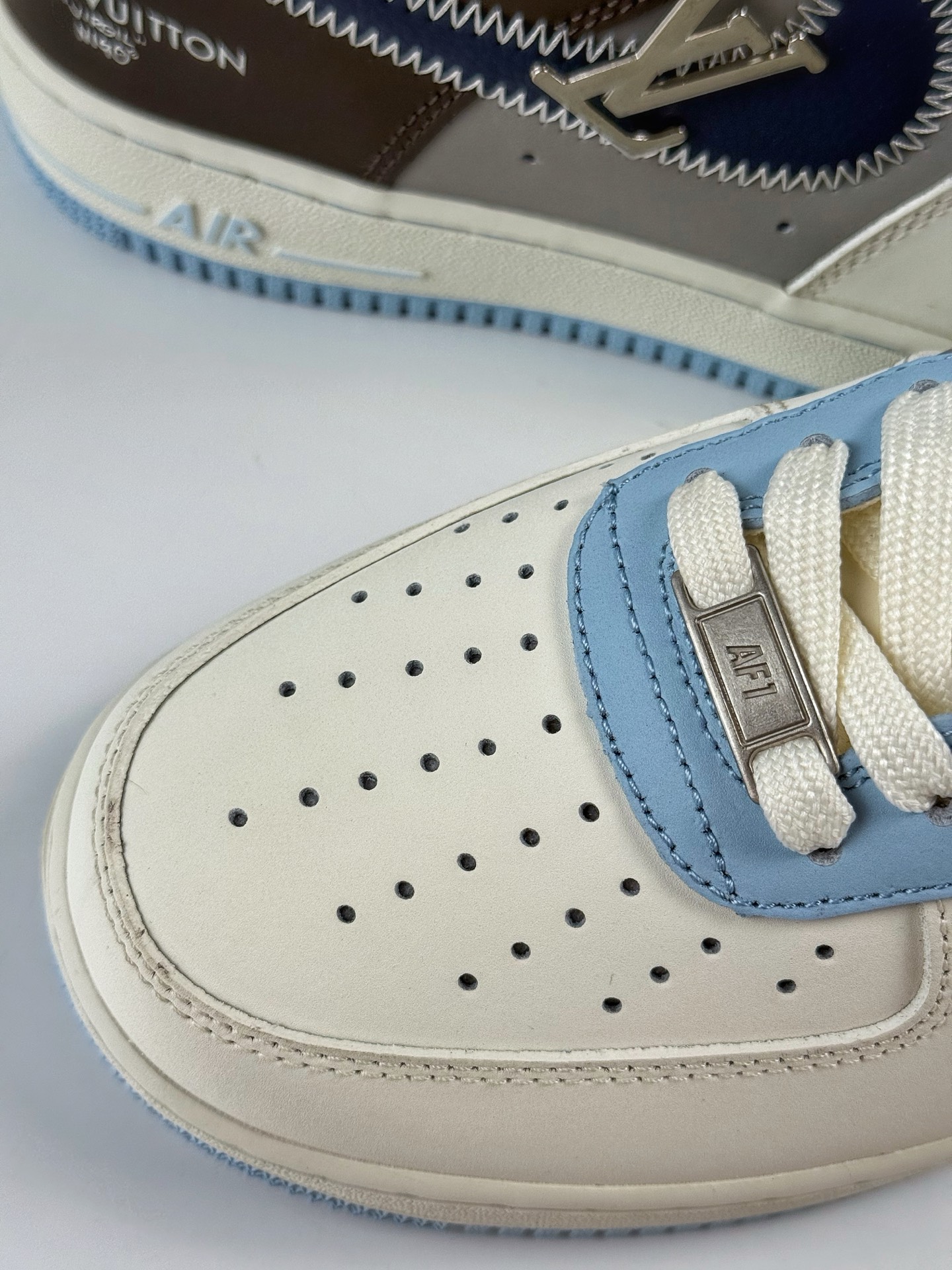 260 Nike Air Force 1 Low 07 x Louis Vuitton 彩色拼接  SC0601-560