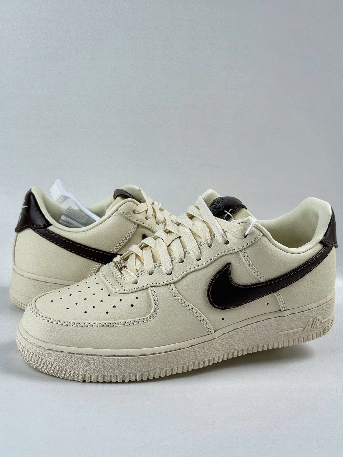 200 Nike Air Force 1 Low 07 米黑  IH7332-001