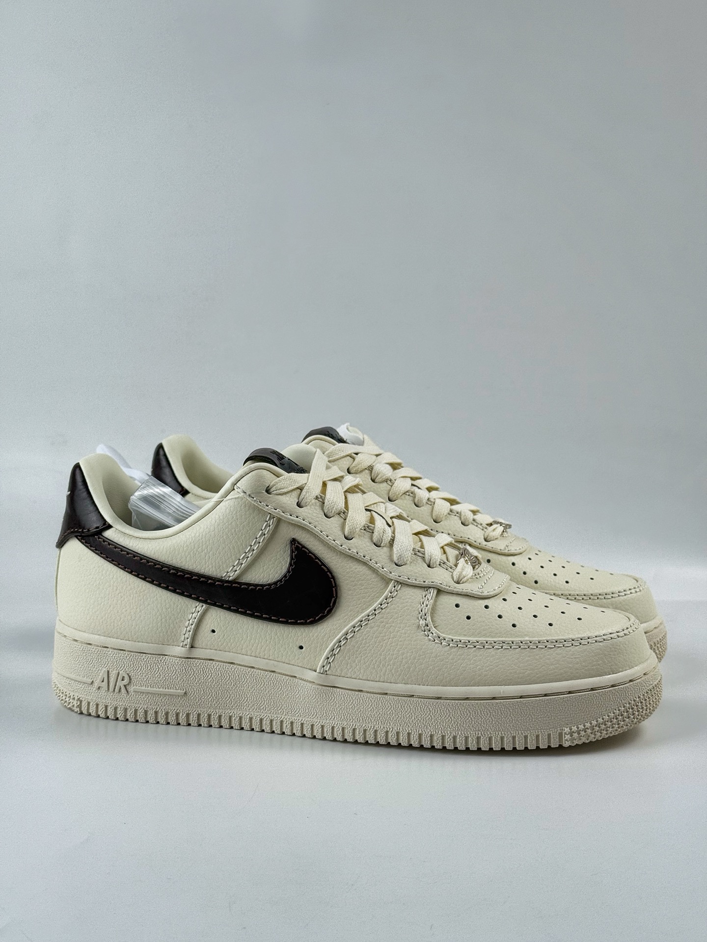 200 Nike Air Force 1 Low 07 米黑  IH7332-001