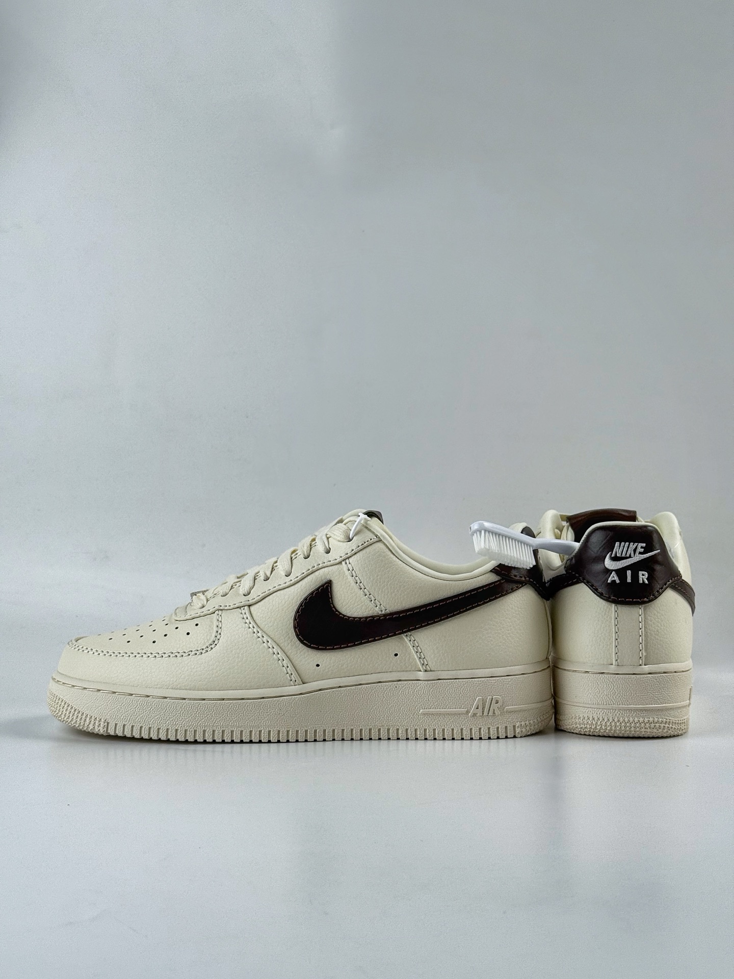 200 Nike Air Force 1 Low 07 米黑  IH7332-001