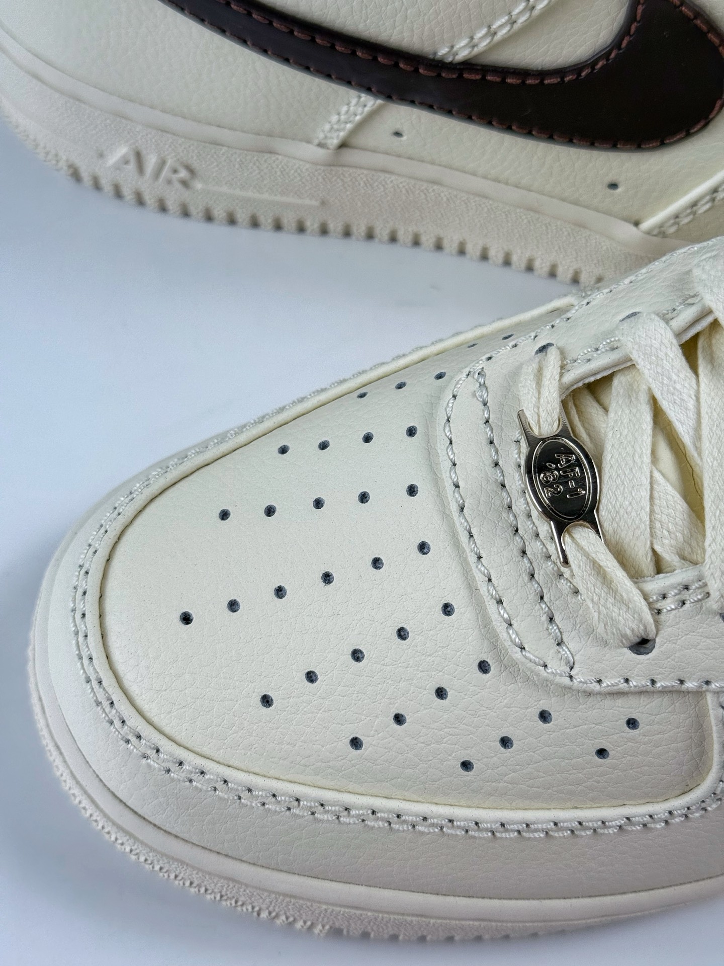 200 Nike Air Force 1 Low 07 米黑  IH7332-001