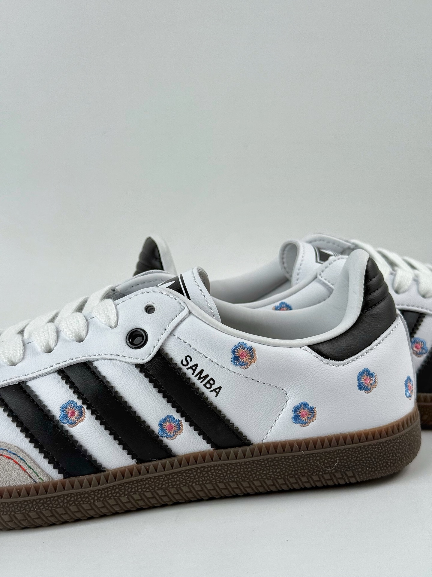 160 adidoriginals Samba OG 灰白小花  IF4392