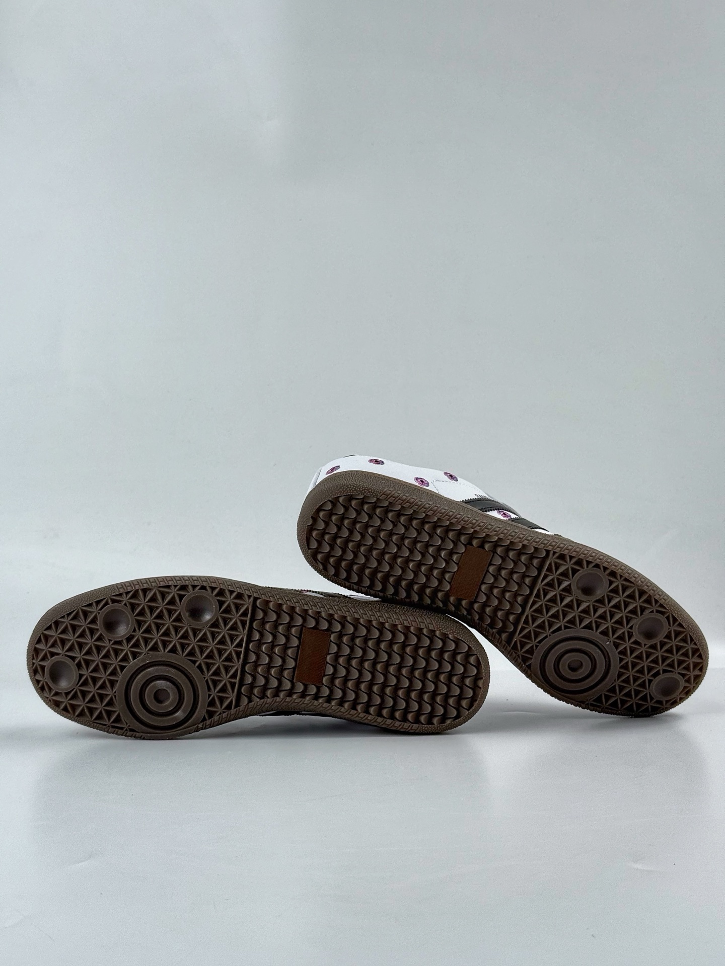 160 adidoriginals Samba OG 灰白小花 IF4390-Chinese UA Cheap High Quatity Brand Clothes Bags handbags Sneakers wholesale wholesaler seller from China Factory suppliers Fashion Clothing Shoes best Quality Beautiful Price 160 adidoriginals Samba OG 灰白小花 IF4390