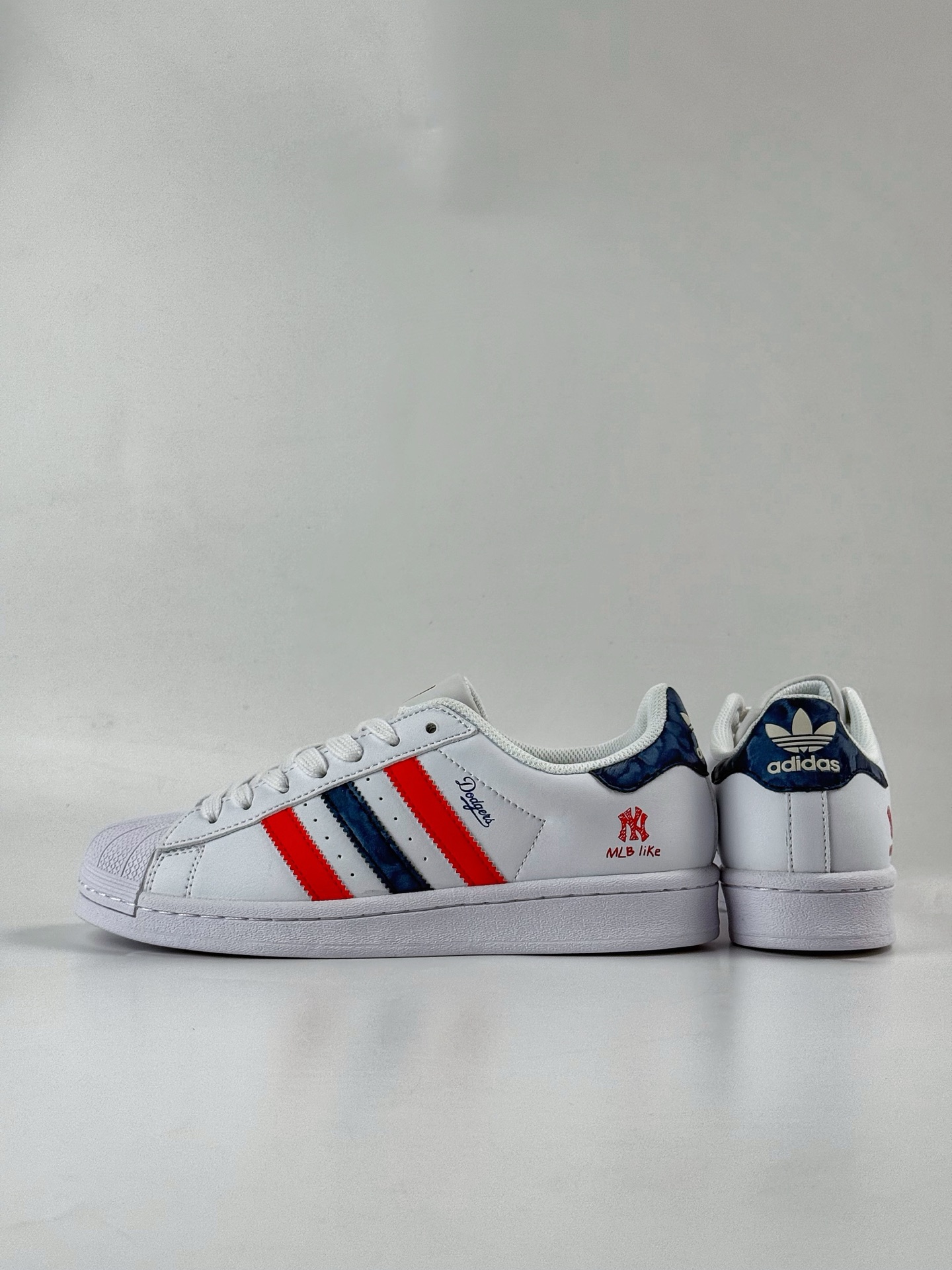 220 AD Originals Superstar x MLB 白红蓝 BZ2536-Chinese UA Cheap High Quatity Brand Clothes Bags handbags Sneakers wholesale wholesaler seller from China Factory suppliers Fashion Clothing Shoes best Quality Beautiful Price 220 AD Originals Superstar x MLB 白红蓝 BZ2536