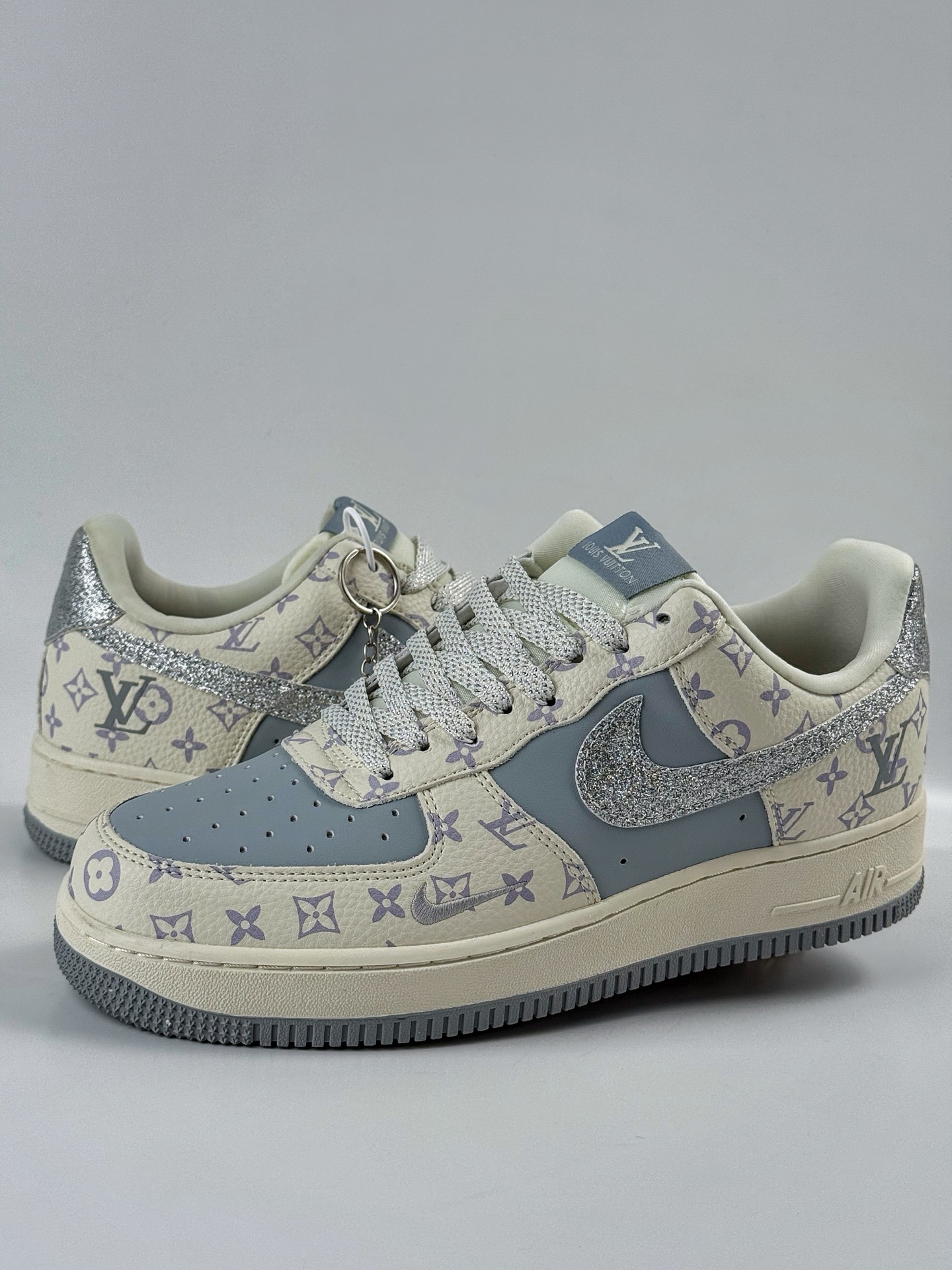 260 Nike Air Force 1 Low 07 x Louis Vuitton 白灰小勾满天星  DF0188-078