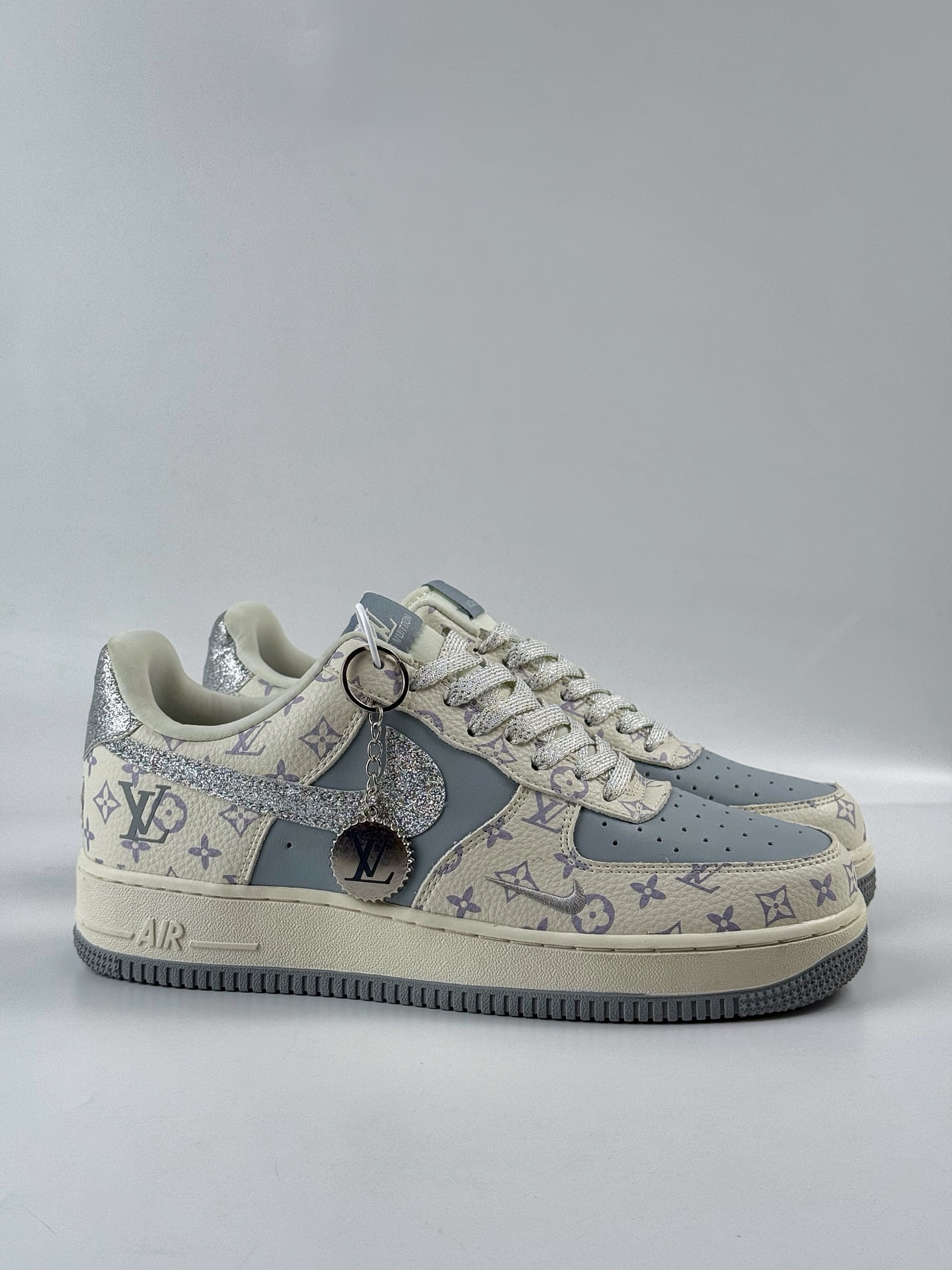 260 Nike Air Force 1 Low 07 x Louis Vuitton 白灰小勾满天星  DF0188-078
