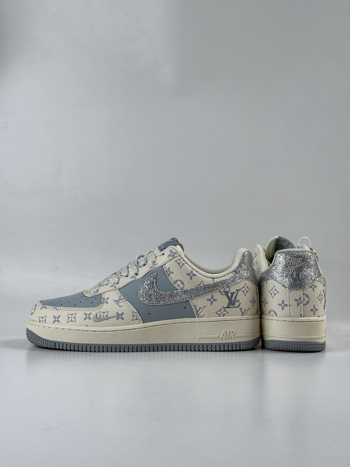 260 Nike Air Force 1 Low 07 x Louis Vuitton 白灰小勾满天星  DF0188-078